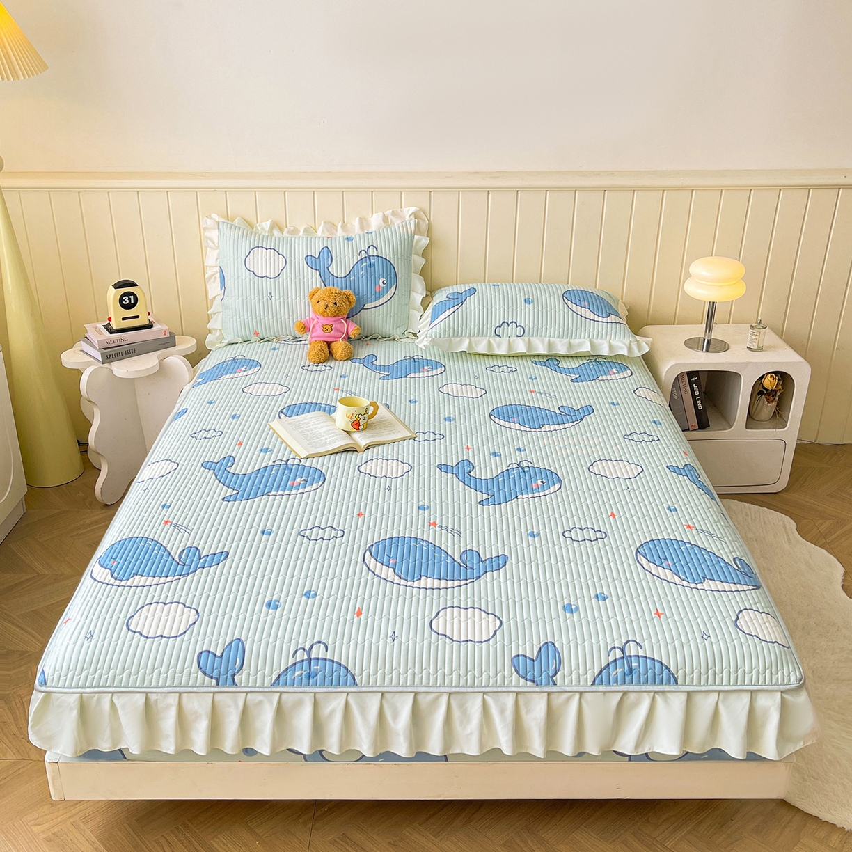 91家纺网 家纺一手货源 找家纺 伊人坊2025新款A类唯美纯棉印花夹棉床笠 纯棉+蓝鲸鱼