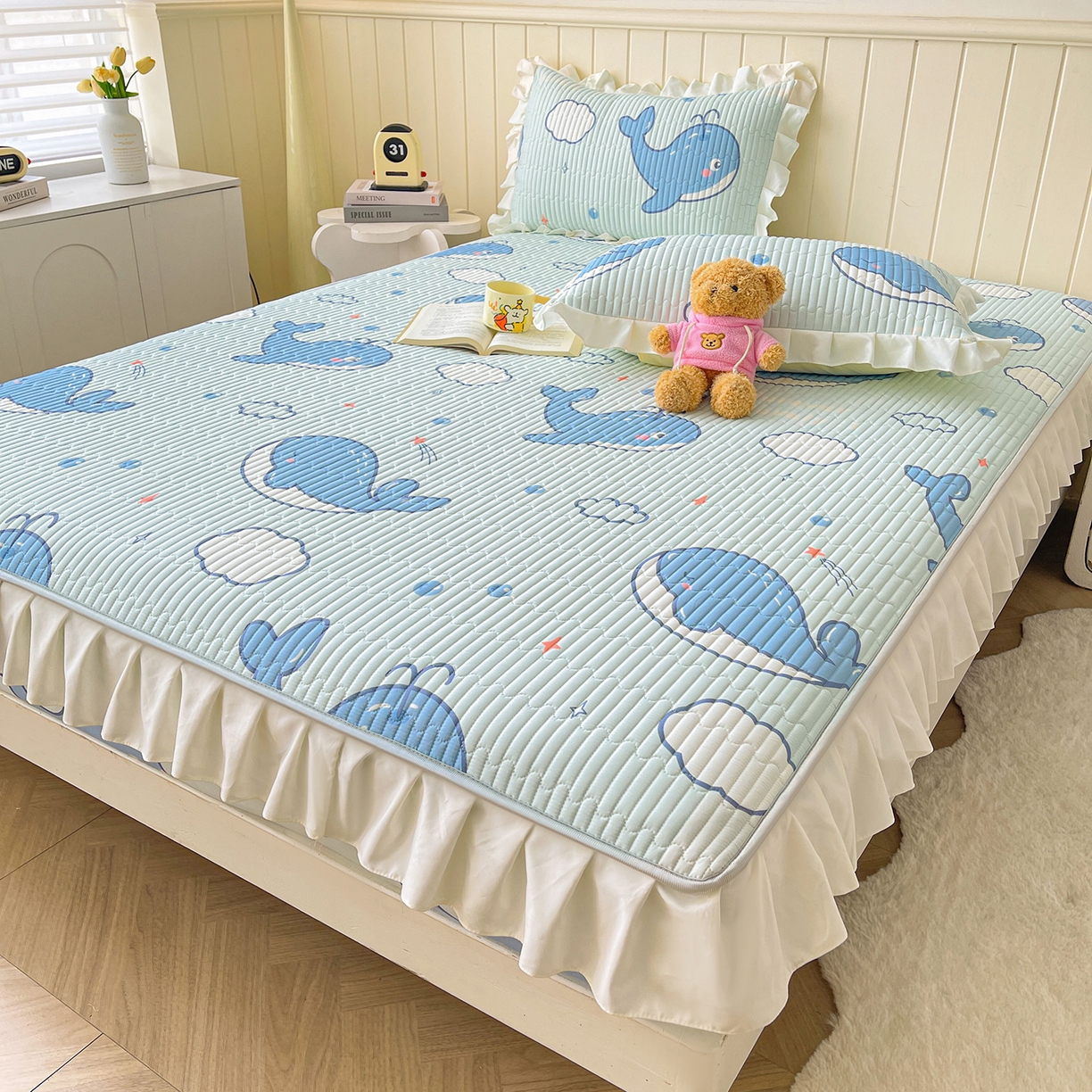 91家纺网 家纺一手货源 找家纺 伊人坊2025新款A类唯美纯棉印花夹棉床笠 纯棉+蓝鲸鱼