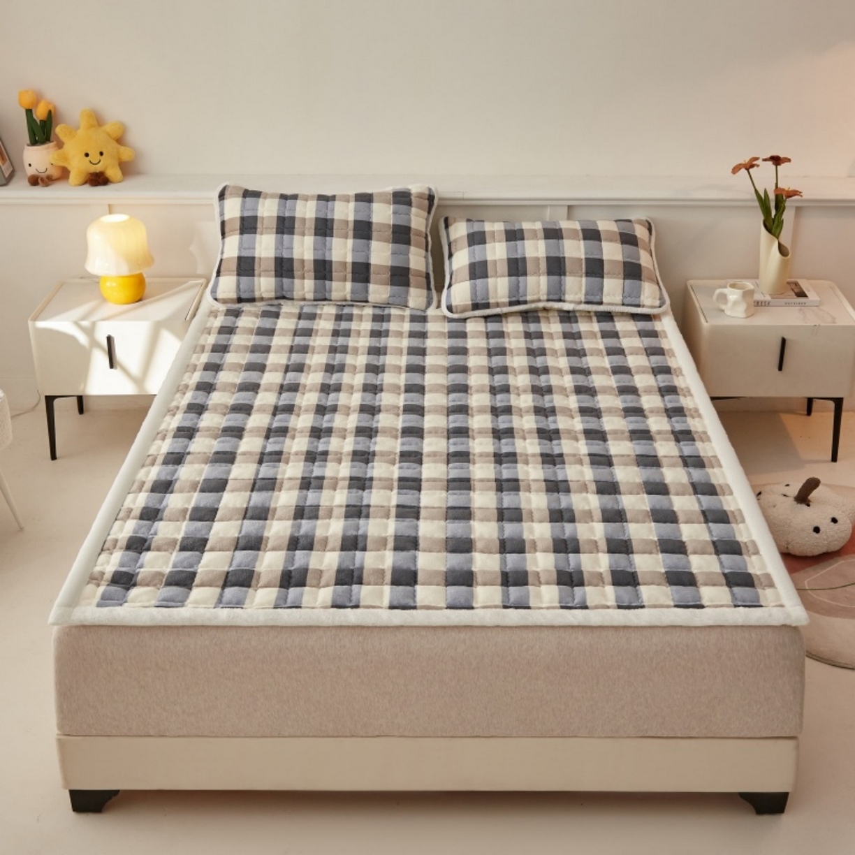 91家纺网 家纺一手货源 找家纺 东宇床垫 2025新款A类牛奶绒印花直角防滑床垫床褥三件套-成人款 复古蓝棕