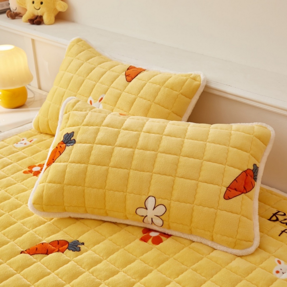 91家纺网 家纺一手货源 找家纺 东宇床垫 2025新款A类牛奶绒印花直角防滑床垫床褥三件套-成人款 兔萝花园