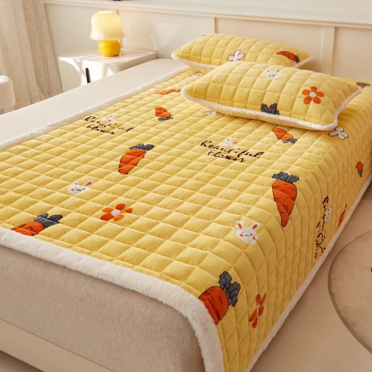 91家纺网 家纺一手货源 找家纺 东宇床垫 2025新款A类牛奶绒印花直角防滑床垫床褥三件套-成人款 兔萝花园