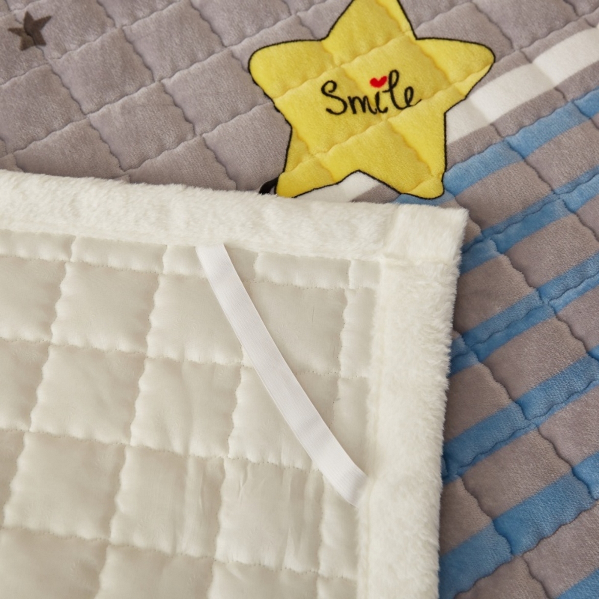 91家纺网 家纺一手货源 找家纺 东宇床垫 2025新款A类牛奶绒印花直角防滑床垫床褥三件套-成人款 五彩星空