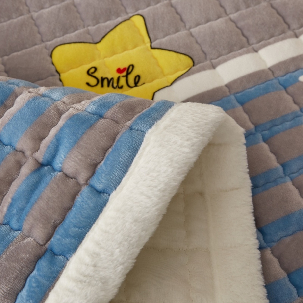 91家纺网 家纺一手货源 找家纺 东宇床垫 2025新款A类牛奶绒印花直角防滑床垫床褥三件套-成人款 五彩星空