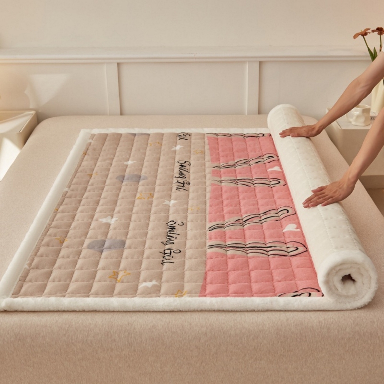 91家纺网 家纺一手货源 找家纺 东宇床垫 2025新款A类牛奶绒印花直角防滑床垫床褥三件套-成人款 星虹绮梦