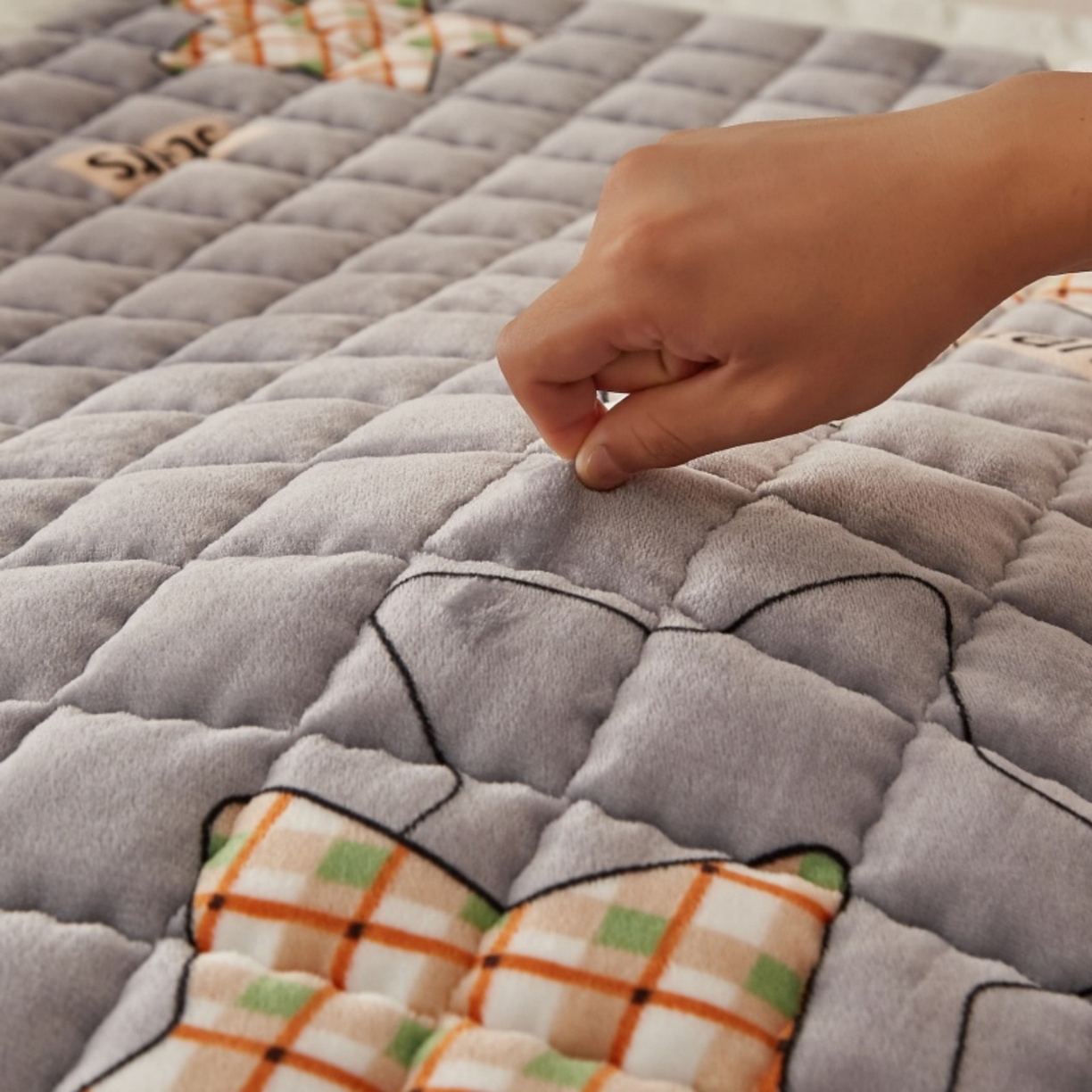 91家纺网 家纺一手货源 找家纺 东宇床垫 2025新款A类牛奶绒印花直角防滑床垫床褥三件套-成人款 星云灰