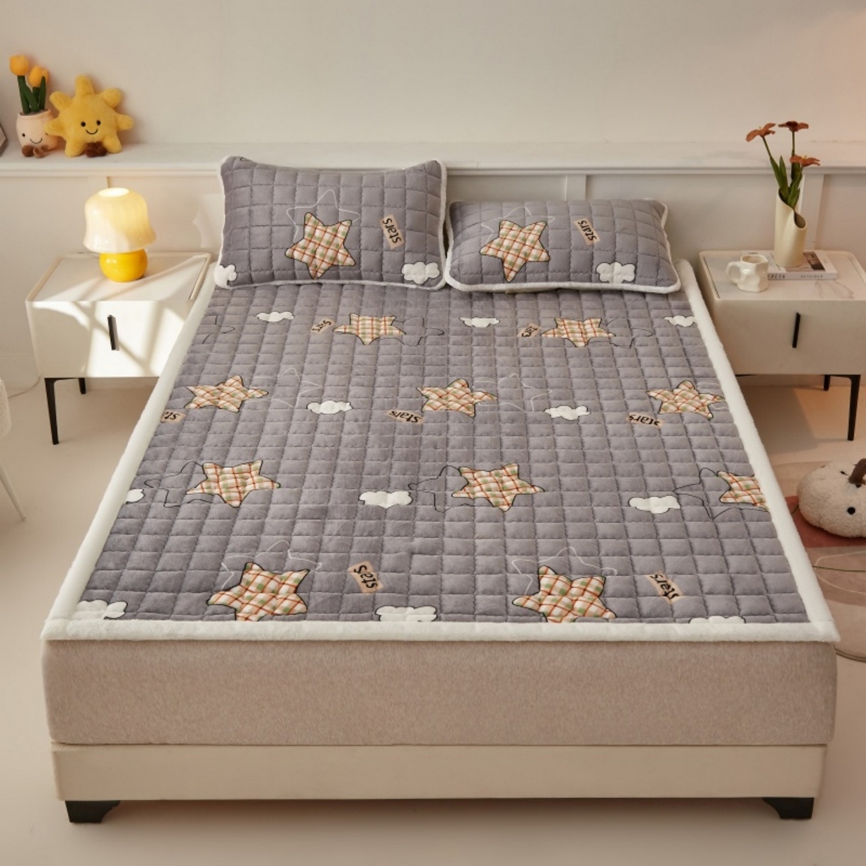91家纺网 家纺一手货源 找家纺 东宇床垫 2025新款A类牛奶绒印花直角防滑床垫床褥三件套-成人款 星云灰