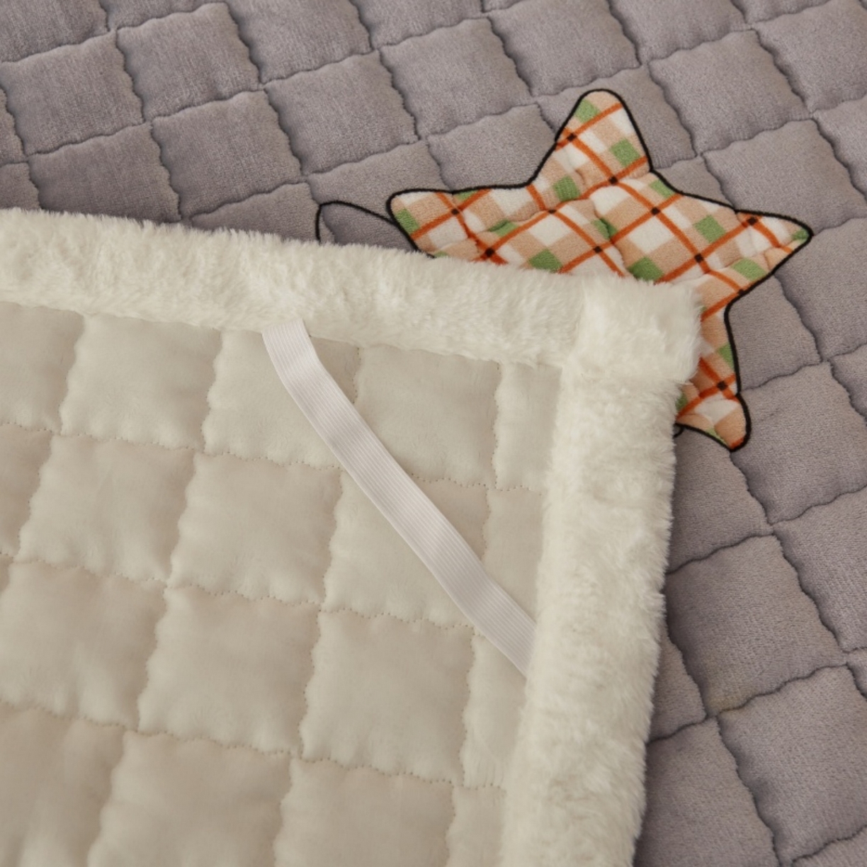 91家纺网 家纺一手货源 找家纺 东宇床垫 2025新款A类牛奶绒印花直角防滑床垫床褥三件套-成人款 星云灰