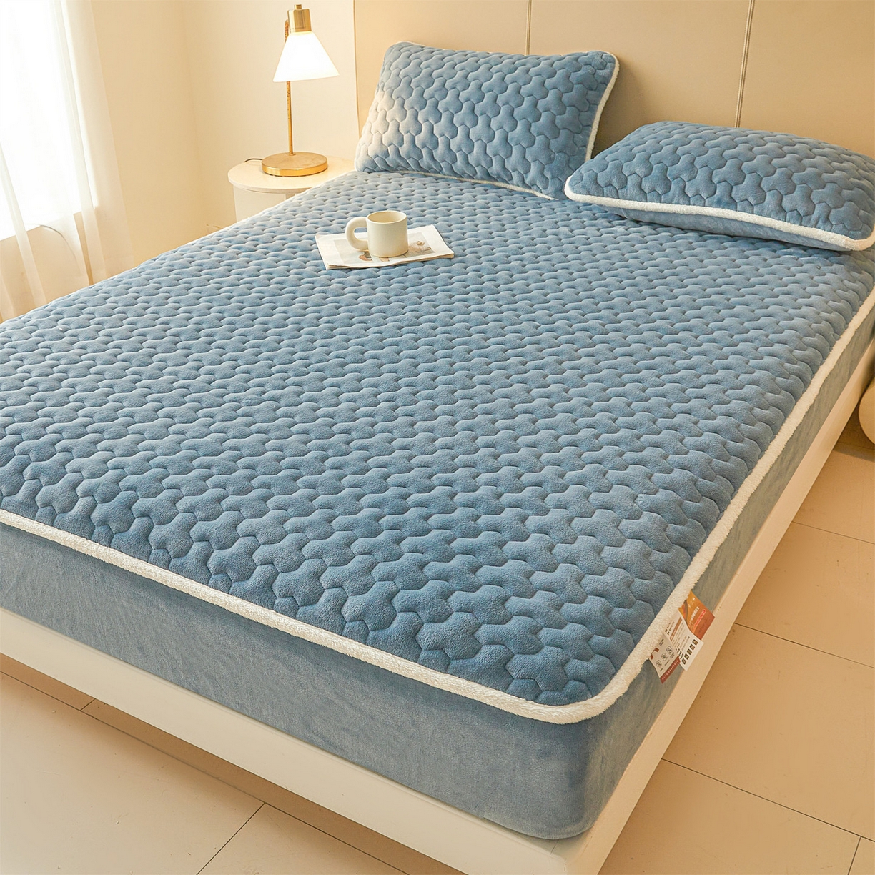 91家纺网 家纺一手货源 找家纺 （总）雯豆家纺 2025冬季新款纯色素色牛奶绒夹棉床笠三件套保暖席梦思保护套