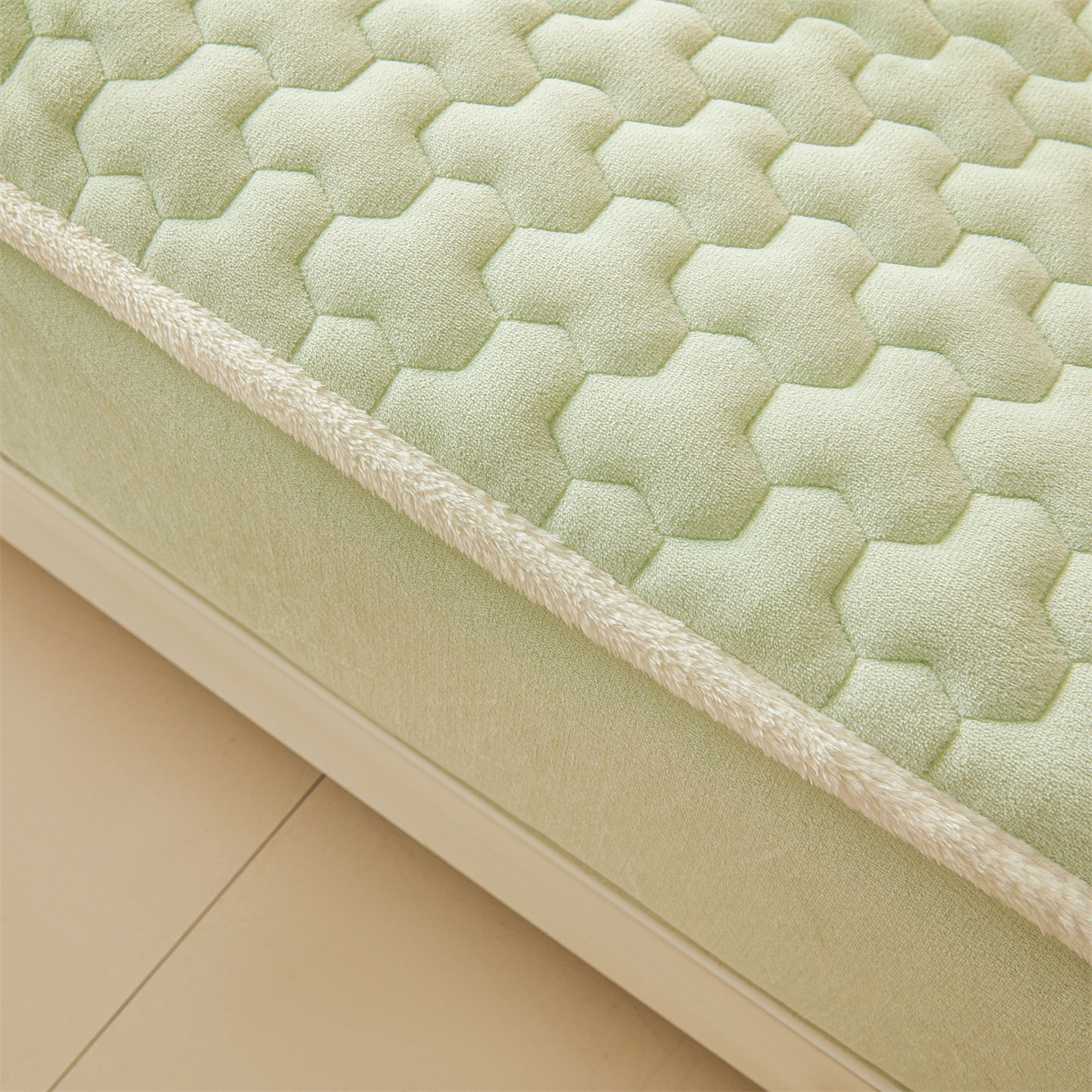 91家纺网 家纺一手货源 找家纺 雯豆家纺 2025冬季新款纯色素色牛奶绒夹棉床笠三件套保暖席梦思保护套牛奶绒夹棉床笠-薄荷绿