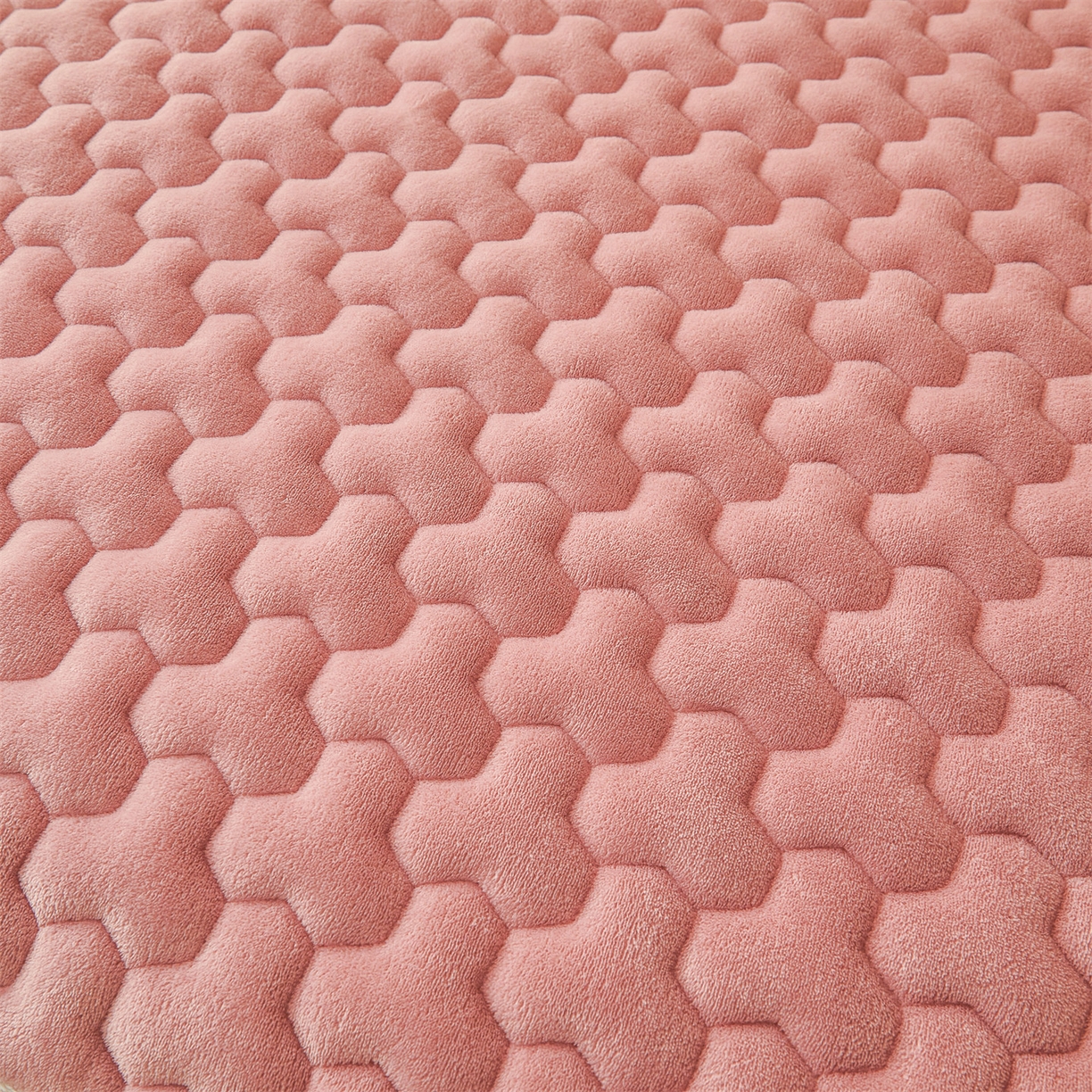 91家纺网 家纺一手货源 找家纺 雯豆家纺 2025冬季新款纯色素色牛奶绒夹棉床笠三件套保暖席梦思保护套牛奶绒夹棉床笠-格调粉