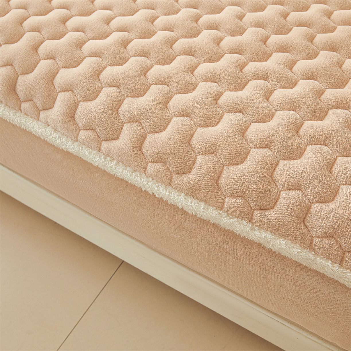 91家纺网 家纺一手货源 找家纺 雯豆家纺 2025冬季新款纯色素色牛奶绒夹棉床笠三件套保暖席梦思保护套牛奶绒夹棉床笠-山茶杏