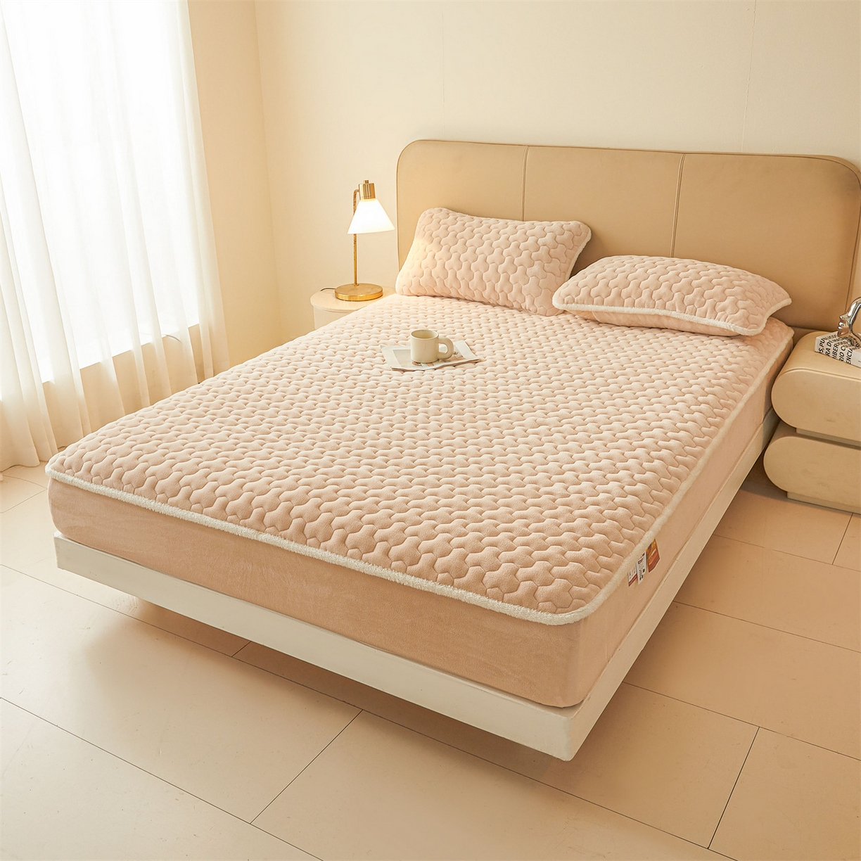 91家纺网 家纺一手货源 找家纺 雯豆家纺 2025冬季新款纯色素色牛奶绒夹棉床笠三件套保暖席梦思保护套牛奶绒夹棉床笠-山茶杏