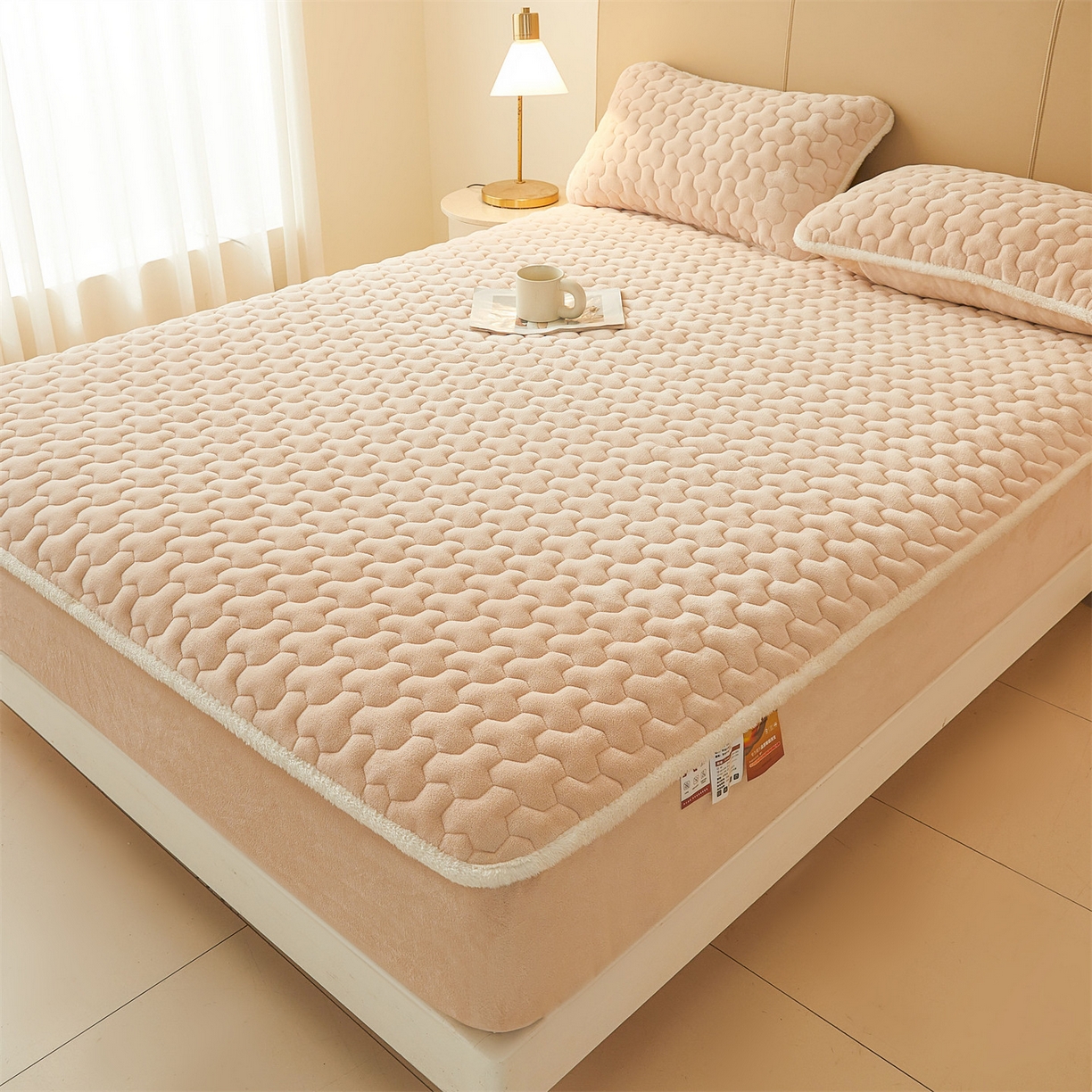 91家纺网 家纺一手货源 找家纺 雯豆家纺 2025冬季新款纯色素色牛奶绒夹棉床笠三件套保暖席梦思保护套牛奶绒夹棉床笠-山茶杏