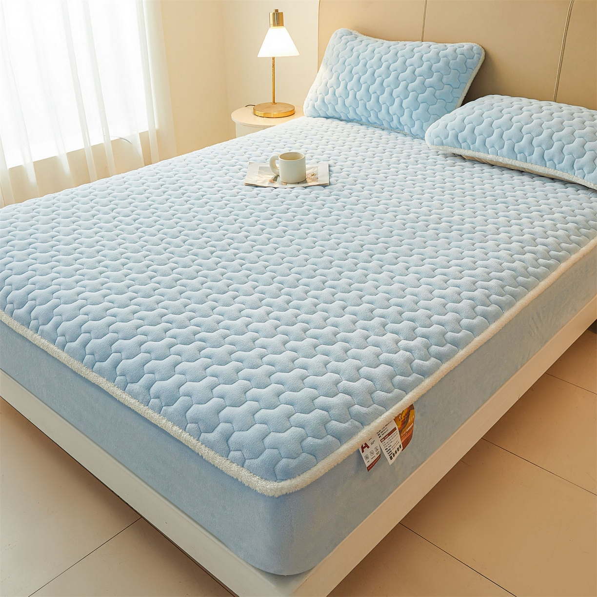 91家纺网 家纺一手货源 找家纺 雯豆家纺 2025冬季新款纯色素色牛奶绒夹棉床笠三件套保暖席梦思保护套牛奶绒夹棉床笠-天蓝