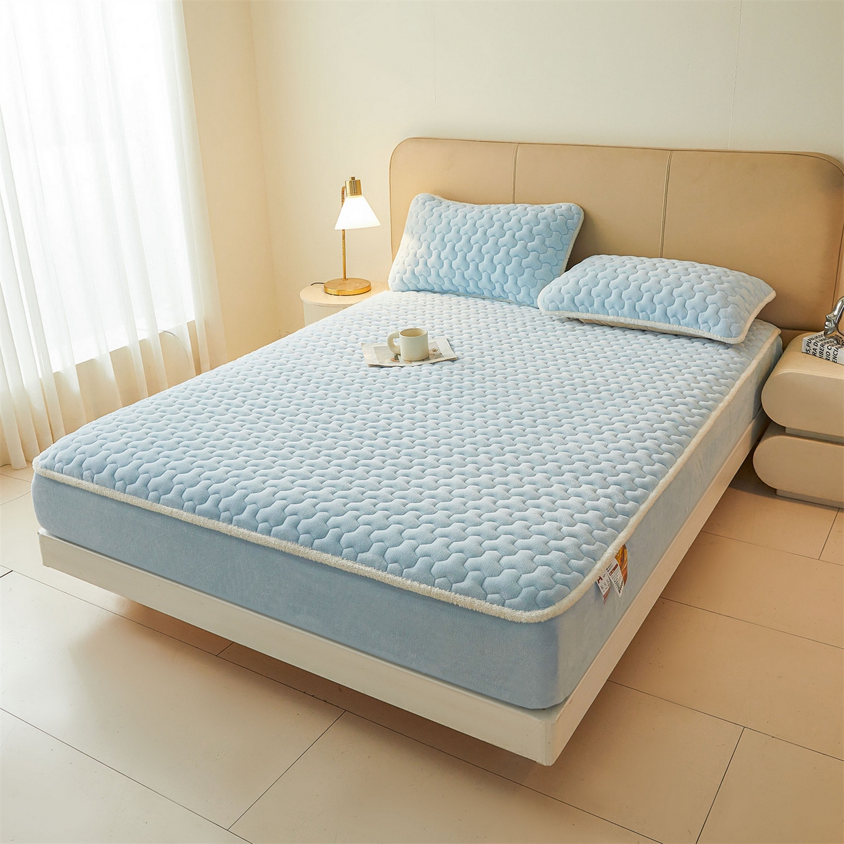 91家纺网 家纺一手货源 找家纺 雯豆家纺 2025冬季新款纯色素色牛奶绒夹棉床笠三件套保暖席梦思保护套牛奶绒夹棉床笠-天蓝