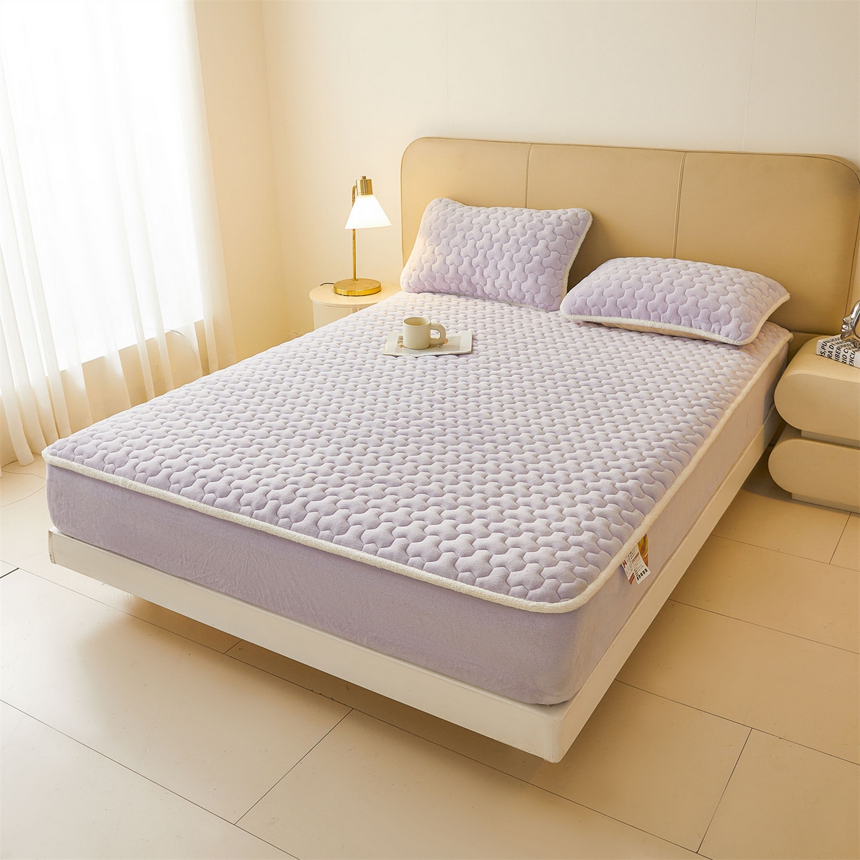 91家纺网 家纺一手货源 找家纺 雯豆家纺 2025冬季新款纯色素色牛奶绒夹棉床笠三件套保暖席梦思保护套牛奶绒夹棉床笠-雪青