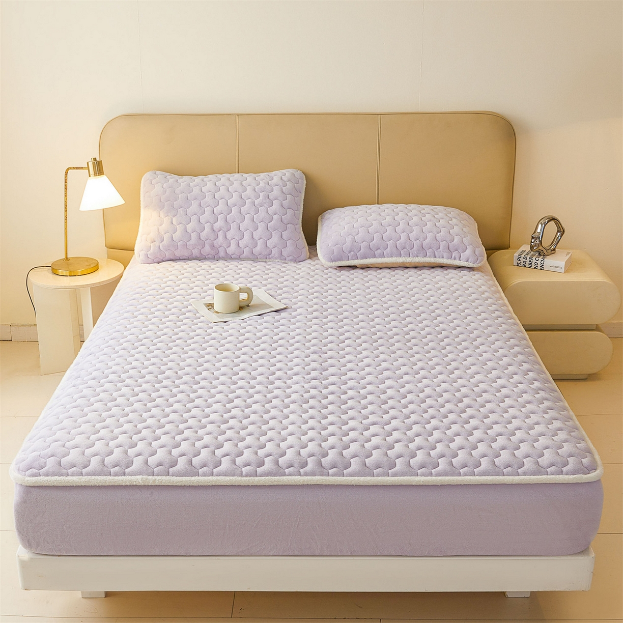 91家纺网 家纺一手货源 找家纺 雯豆家纺 2025冬季新款纯色素色牛奶绒夹棉床笠三件套保暖席梦思保护套牛奶绒夹棉床笠-雪青