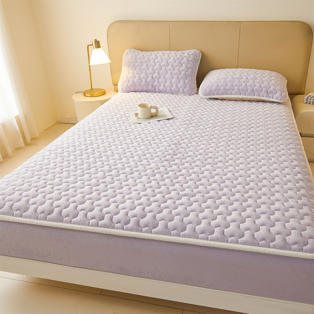 91家纺网 家纺一手货源 找家纺 雯豆家纺 2025冬季新款纯色素色牛奶绒夹棉床笠三件套保暖席梦思保护套牛奶绒夹棉床笠-雪青