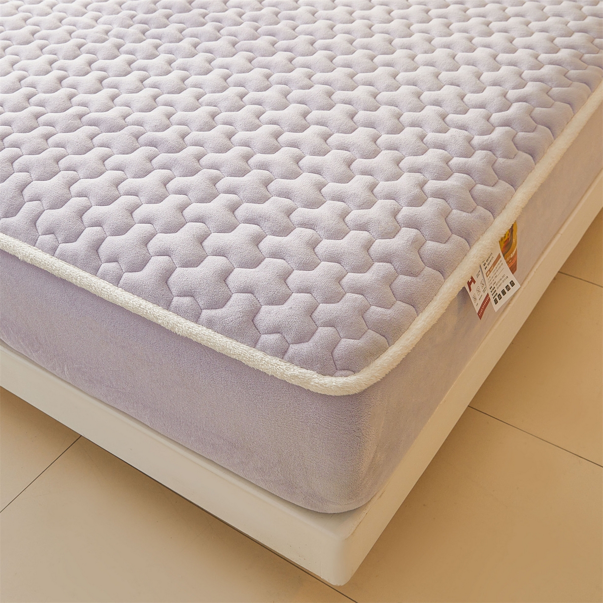 91家纺网 家纺一手货源 找家纺 雯豆家纺 2025冬季新款纯色素色牛奶绒夹棉床笠三件套保暖席梦思保护套牛奶绒夹棉床笠-雪青