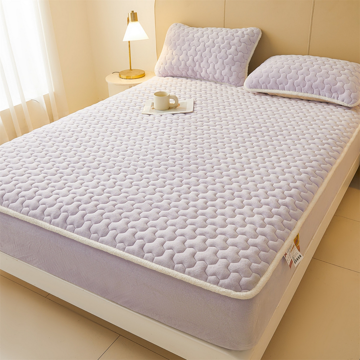 91家纺网 家纺一手货源 找家纺 雯豆家纺 2025冬季新款纯色素色牛奶绒夹棉床笠三件套保暖席梦思保护套牛奶绒夹棉床笠-雪青