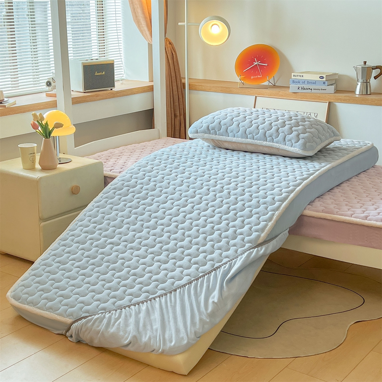 91家纺网 家纺一手货源 找家纺 雯豆 2025冬季新品牛奶绒夹棉床笠大学生床垫保护套纯色素色床罩牛奶绒夹棉床笠-天蓝