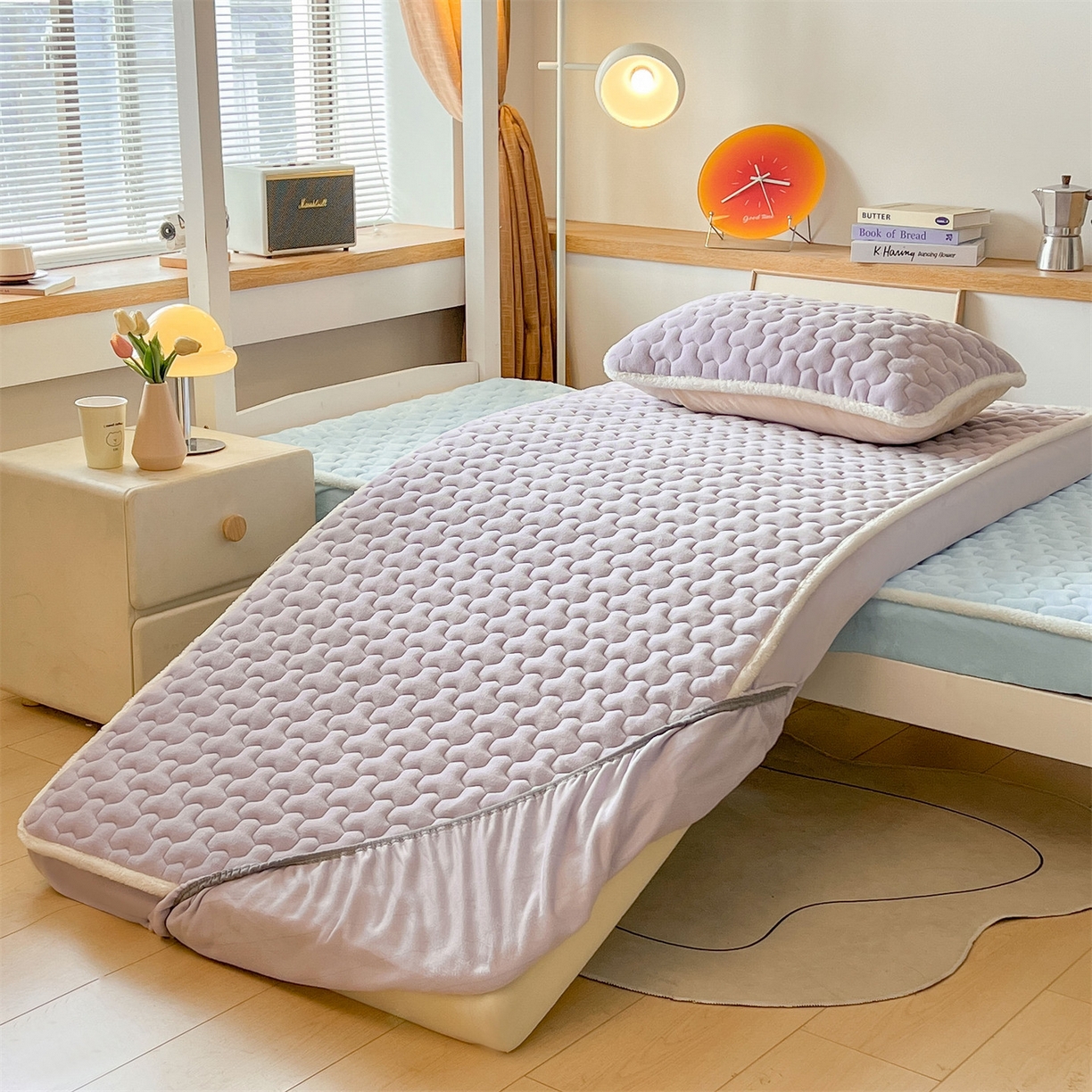 91家纺网 家纺一手货源 找家纺 雯豆 2025冬季新品牛奶绒夹棉床笠大学生床垫保护套纯色素色床罩牛奶绒夹棉床笠-雪青