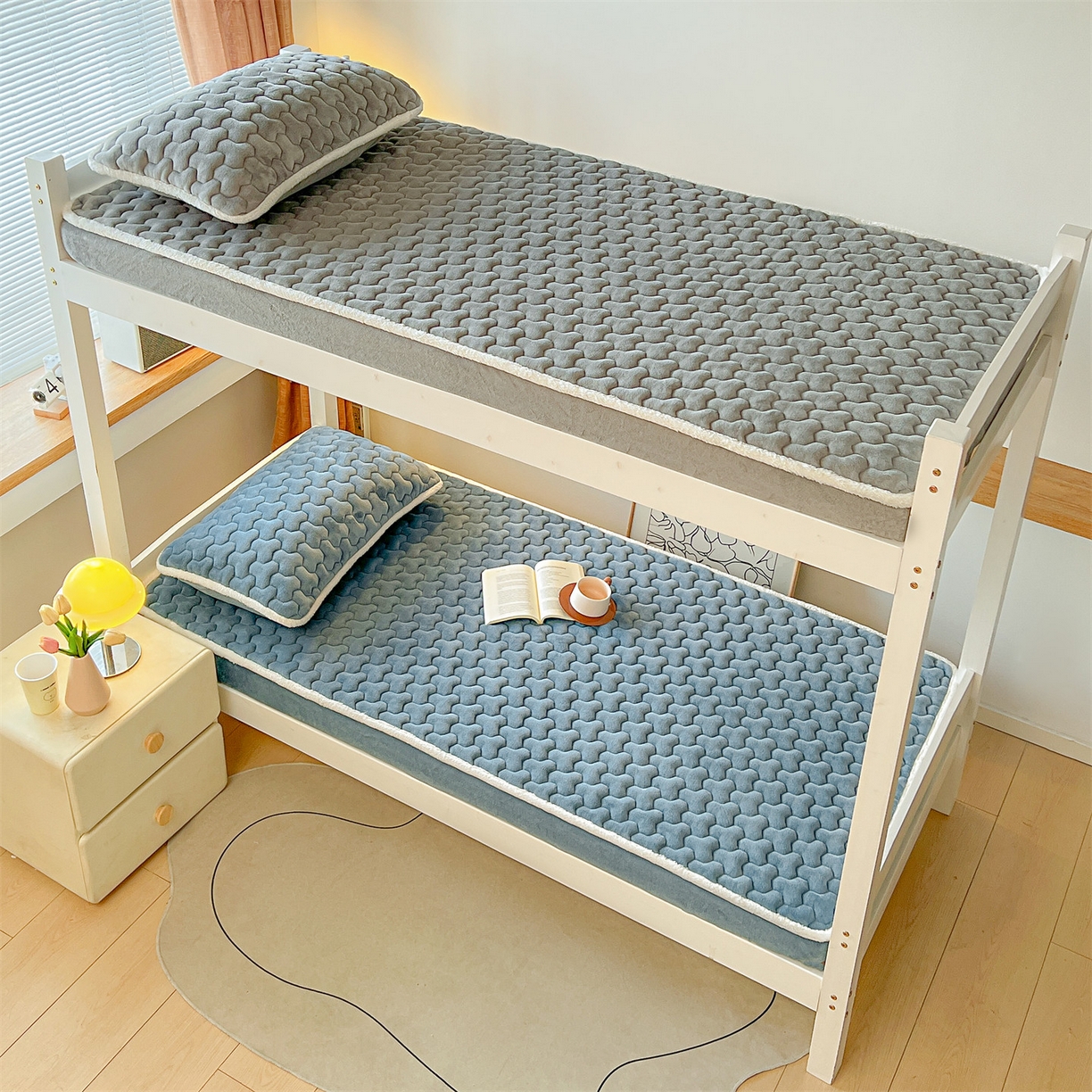 91家纺网 家纺一手货源 找家纺 雯豆 2025冬季新品牛奶绒夹棉床笠大学生床垫保护套纯色素色床罩牛奶绒夹棉床笠-碧海蓝