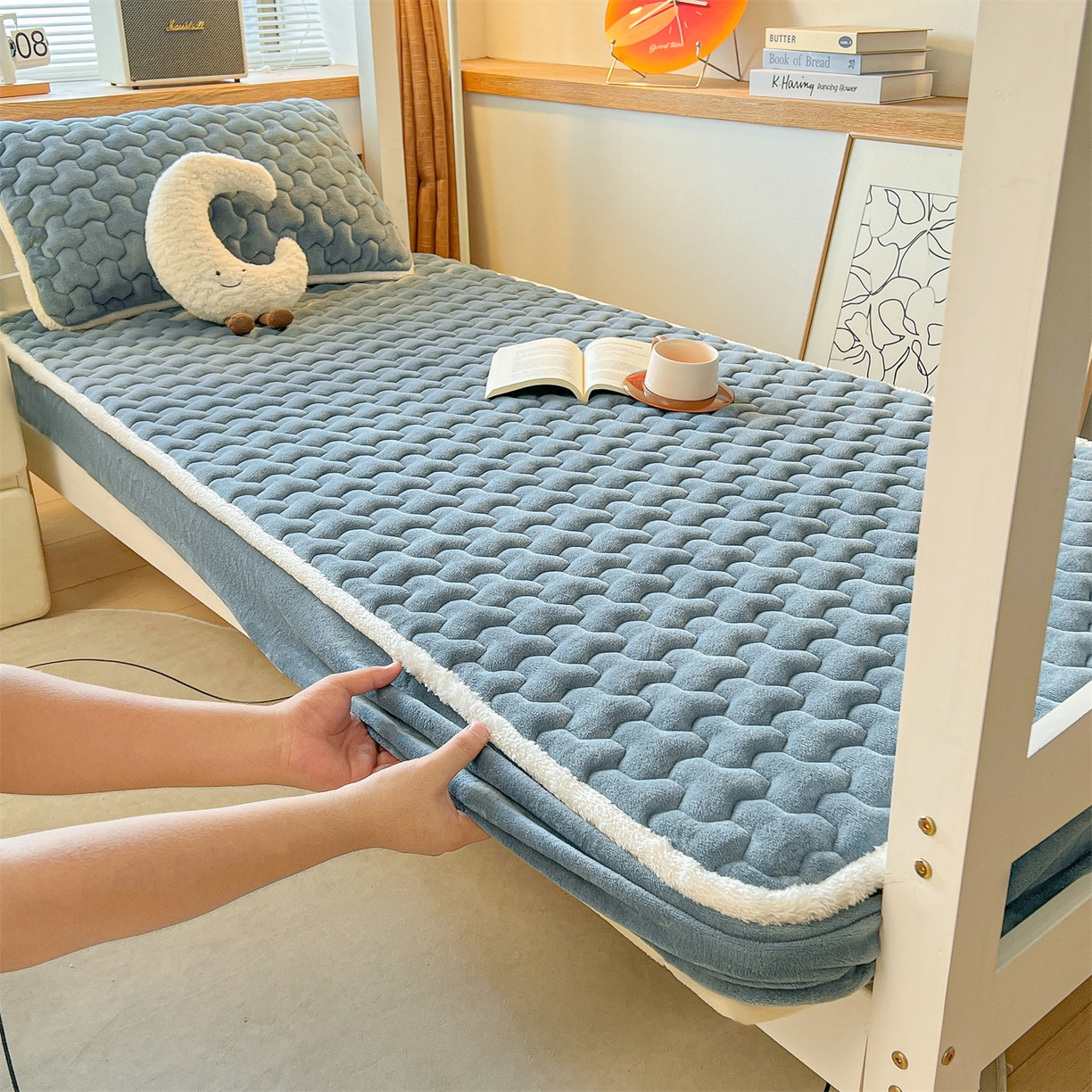 91家纺网 家纺一手货源 找家纺 雯豆 2025冬季新品牛奶绒夹棉床笠大学生床垫保护套纯色素色床罩牛奶绒夹棉床笠-碧海蓝