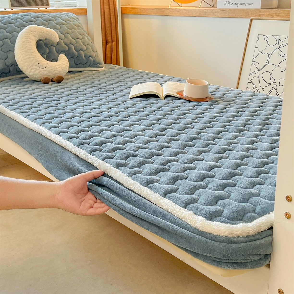 91家纺网 家纺一手货源 找家纺 雯豆 2025冬季新品牛奶绒夹棉床笠大学生床垫保护套纯色素色床罩牛奶绒夹棉床笠-碧海蓝