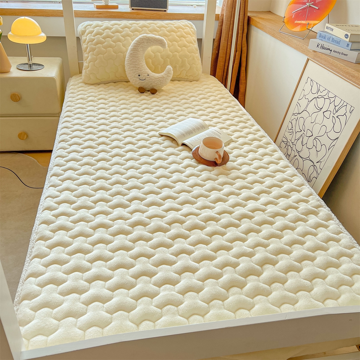 91家纺网 家纺一手货源 找家纺 雯豆 2025冬季新品牛奶绒夹棉床笠大学生床垫保护套纯色素色床罩牛奶绒夹棉床笠-点黄