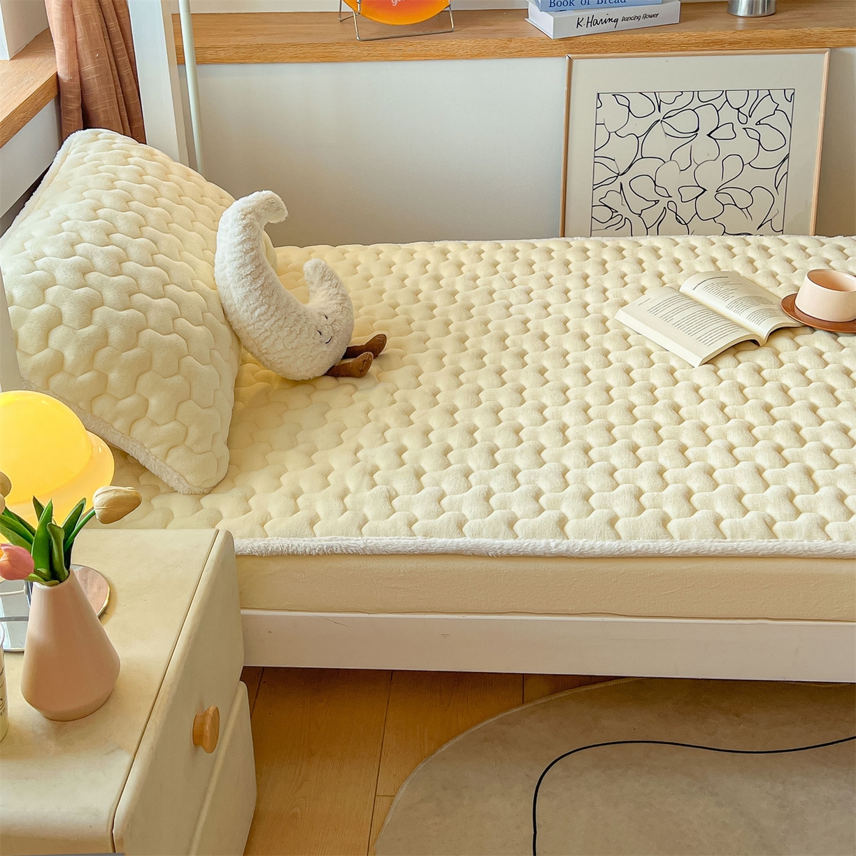 91家纺网 家纺一手货源 找家纺 雯豆 2025冬季新品牛奶绒夹棉床笠大学生床垫保护套纯色素色床罩牛奶绒夹棉床笠-点黄