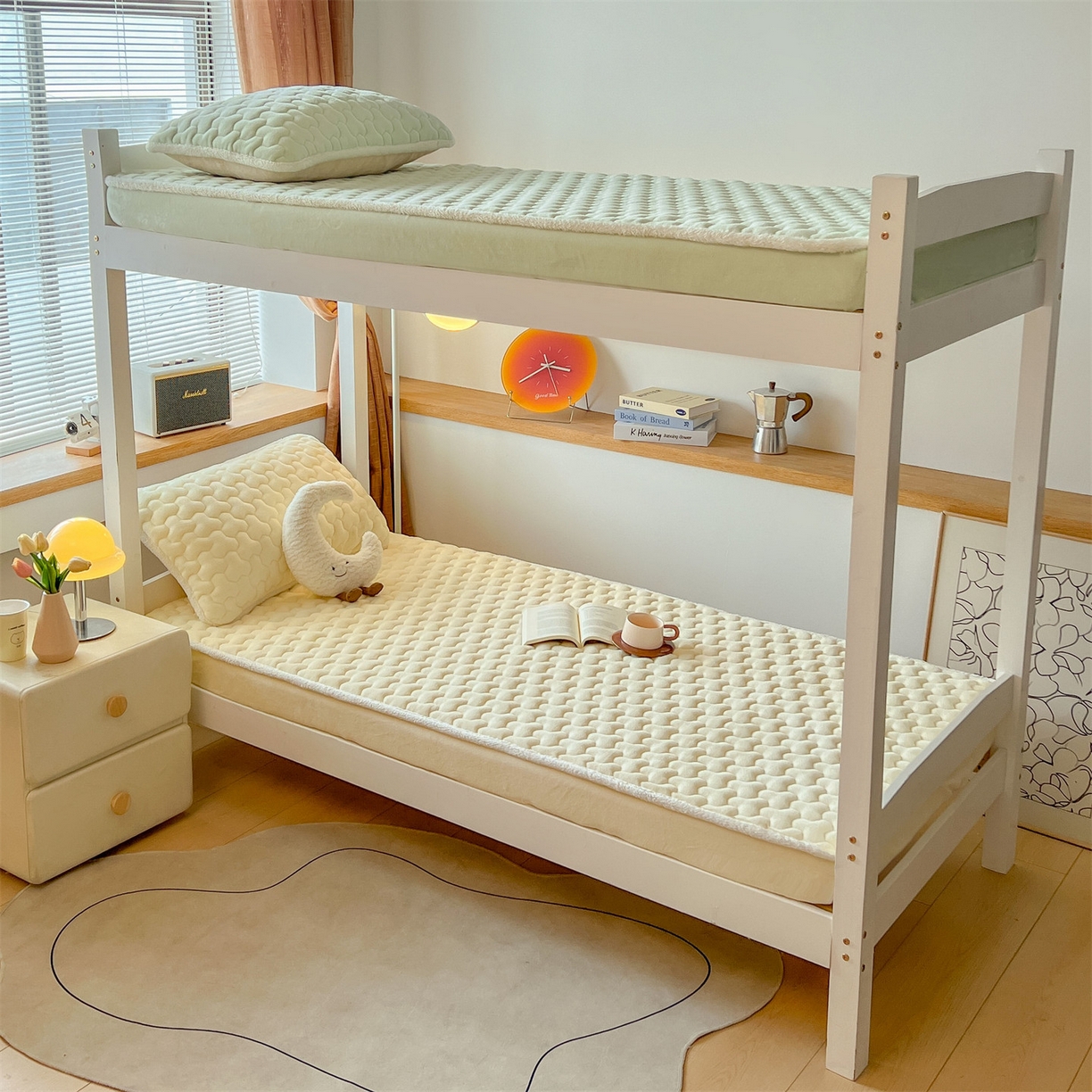 91家纺网 家纺一手货源 找家纺 雯豆 2025冬季新品牛奶绒夹棉床笠大学生床垫保护套纯色素色床罩牛奶绒夹棉床笠-点黄