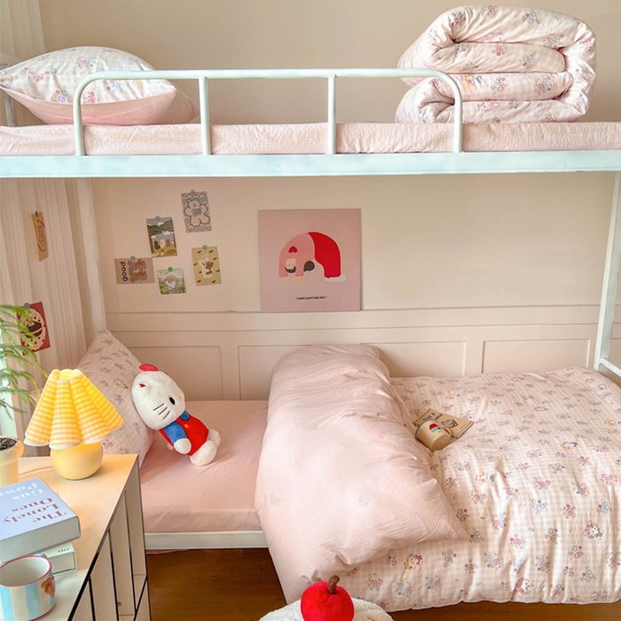 91家纺网 家纺一手货源 找家纺 玉海棠家纺 2025新款云感双层纱提花学生宿舍三件套上下铺三件套 花园小猫