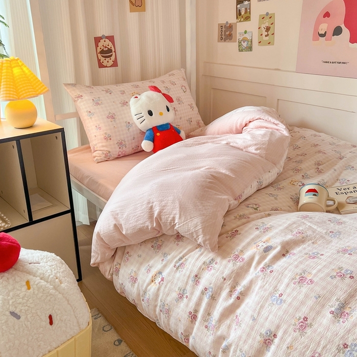 91家纺网 家纺一手货源 找家纺 玉海棠家纺 2025新款云感双层纱提花学生宿舍三件套上下铺三件套 花园小猫