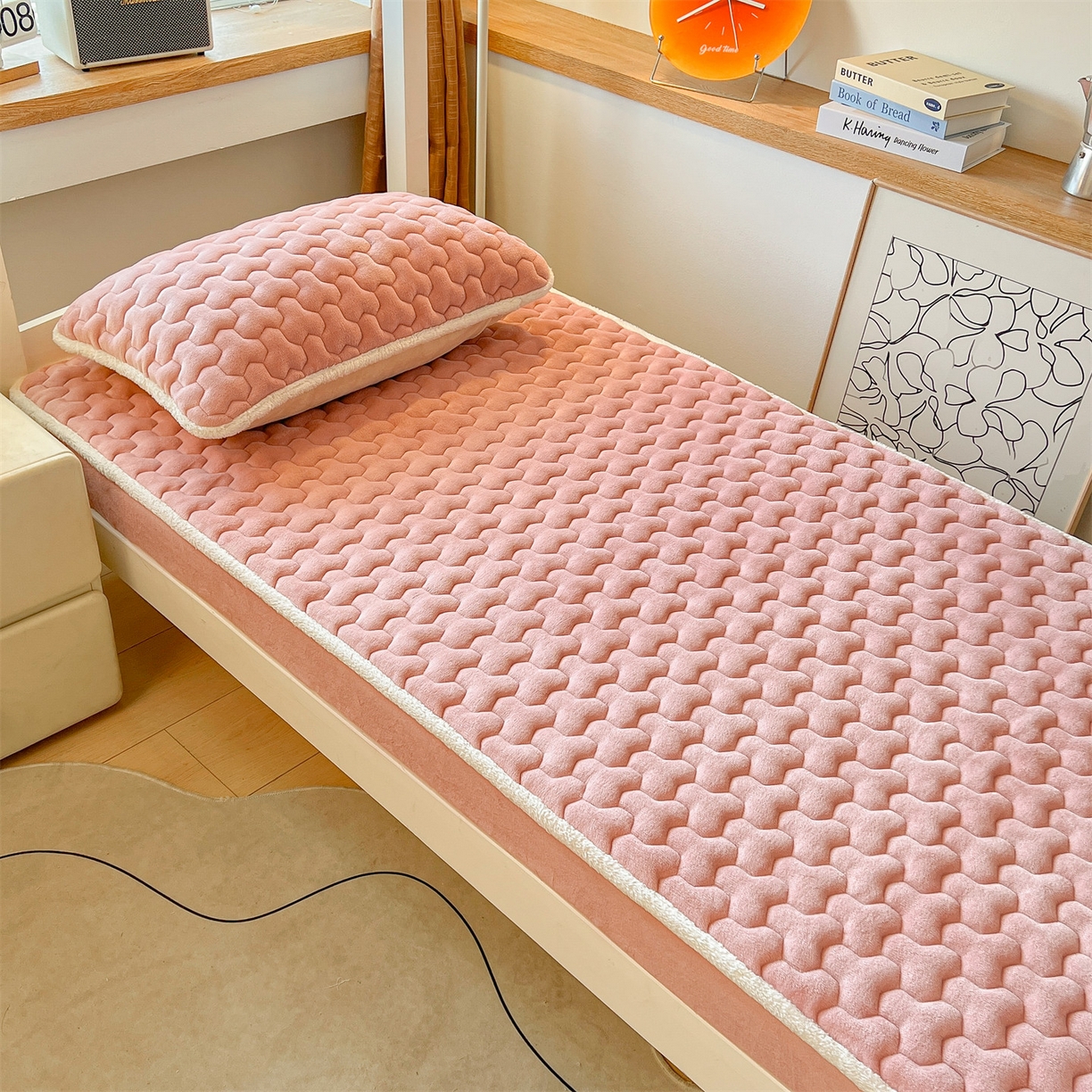 91家纺网 家纺一手货源 找家纺 雯豆 2025冬季新品牛奶绒夹棉床笠大学生床垫保护套纯色素色床罩牛奶绒夹棉床笠-格调粉