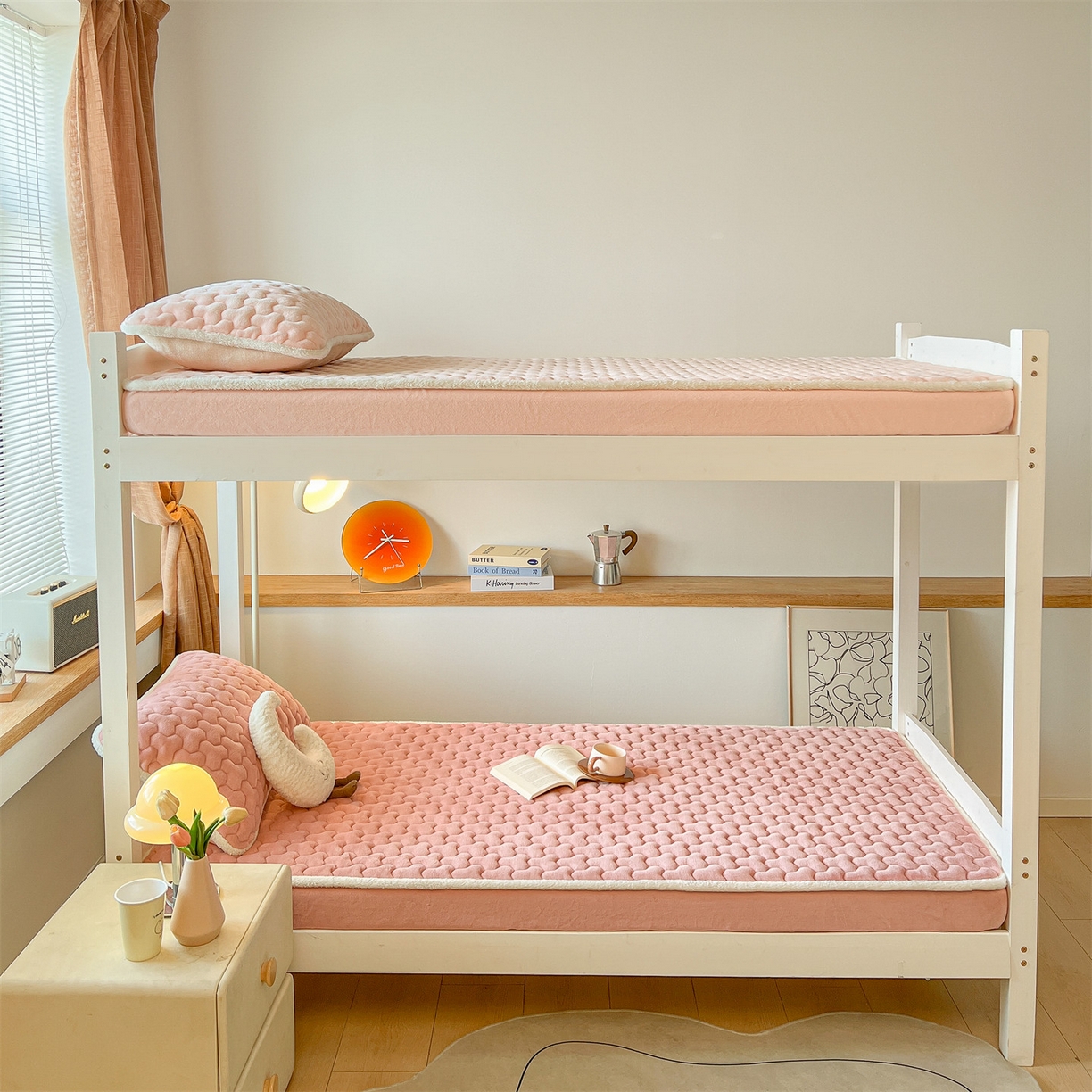 91家纺网 家纺一手货源 找家纺 雯豆 2025冬季新品牛奶绒夹棉床笠大学生床垫保护套纯色素色床罩牛奶绒夹棉床笠-格调粉