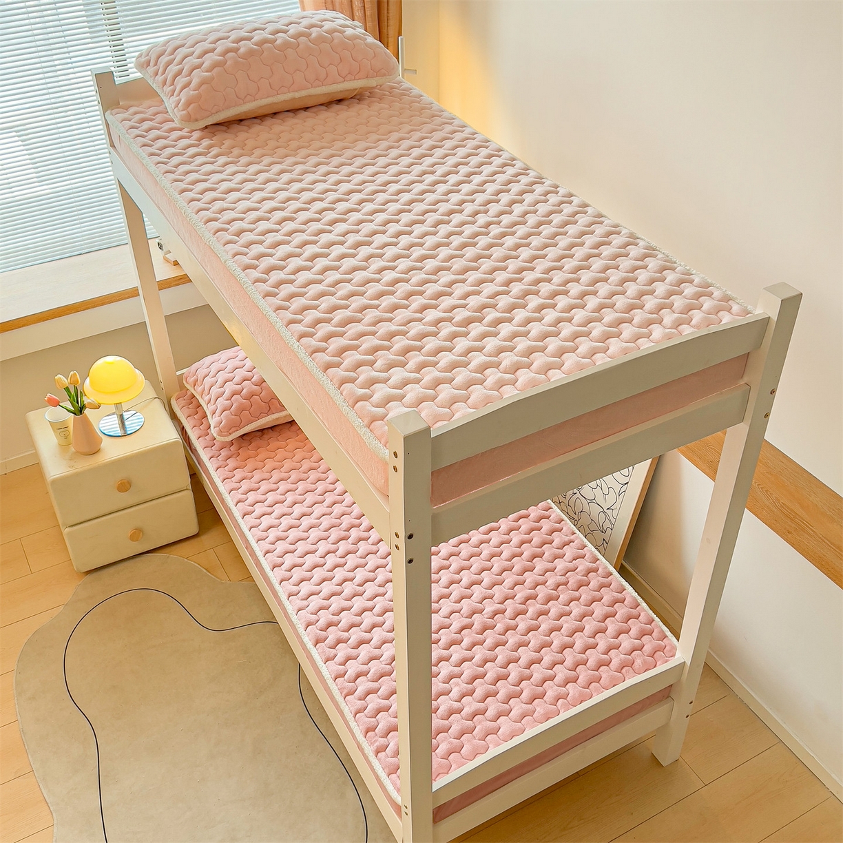 91家纺网 家纺一手货源 找家纺 雯豆 2025冬季新品牛奶绒夹棉床笠大学生床垫保护套纯色素色床罩牛奶绒夹棉床笠-格调粉