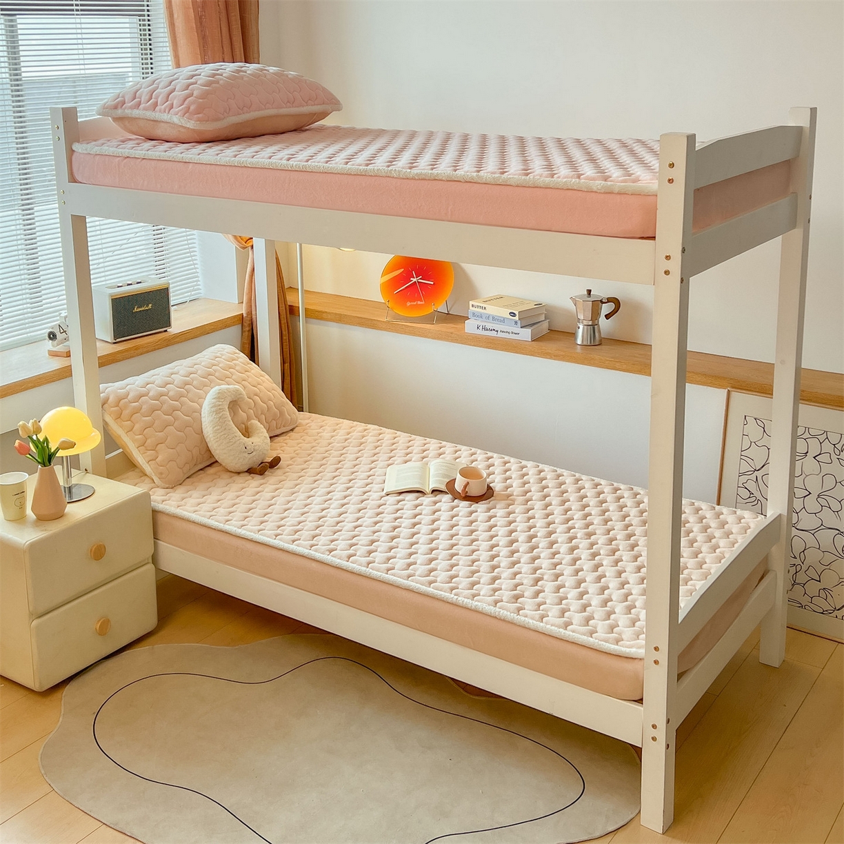 91家纺网 家纺一手货源 找家纺 雯豆 2025冬季新品牛奶绒夹棉床笠大学生床垫保护套纯色素色床罩牛奶绒夹棉床笠-山茶杏