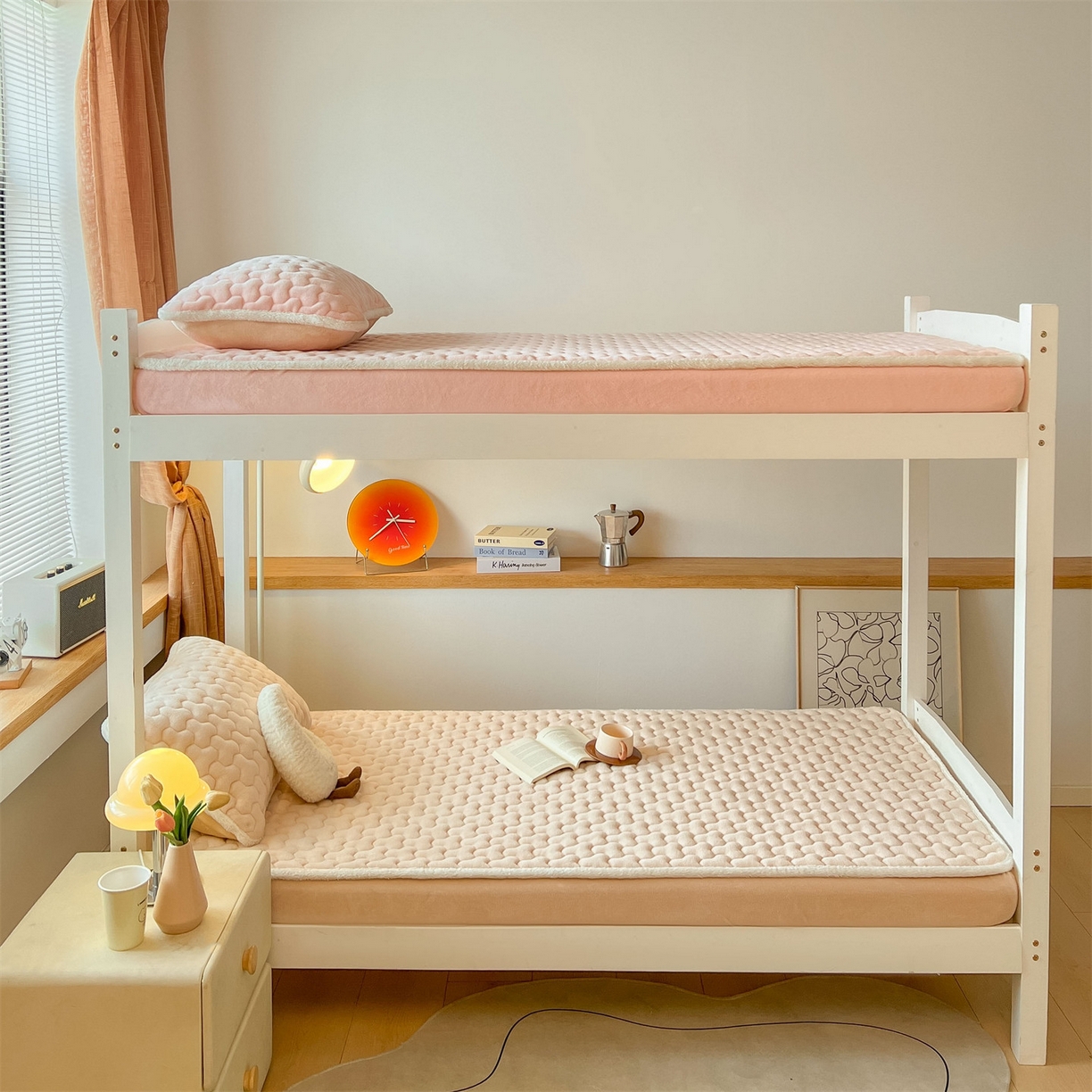 91家纺网 家纺一手货源 找家纺 雯豆 2025冬季新品牛奶绒夹棉床笠大学生床垫保护套纯色素色床罩牛奶绒夹棉床笠-山茶杏