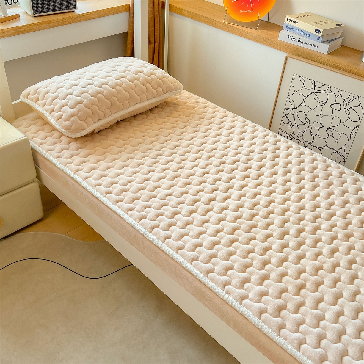 91家纺网 家纺一手货源 找家纺 雯豆 2025冬季新品牛奶绒夹棉床笠大学生床垫保护套纯色素色床罩牛奶绒夹棉床笠-山茶杏