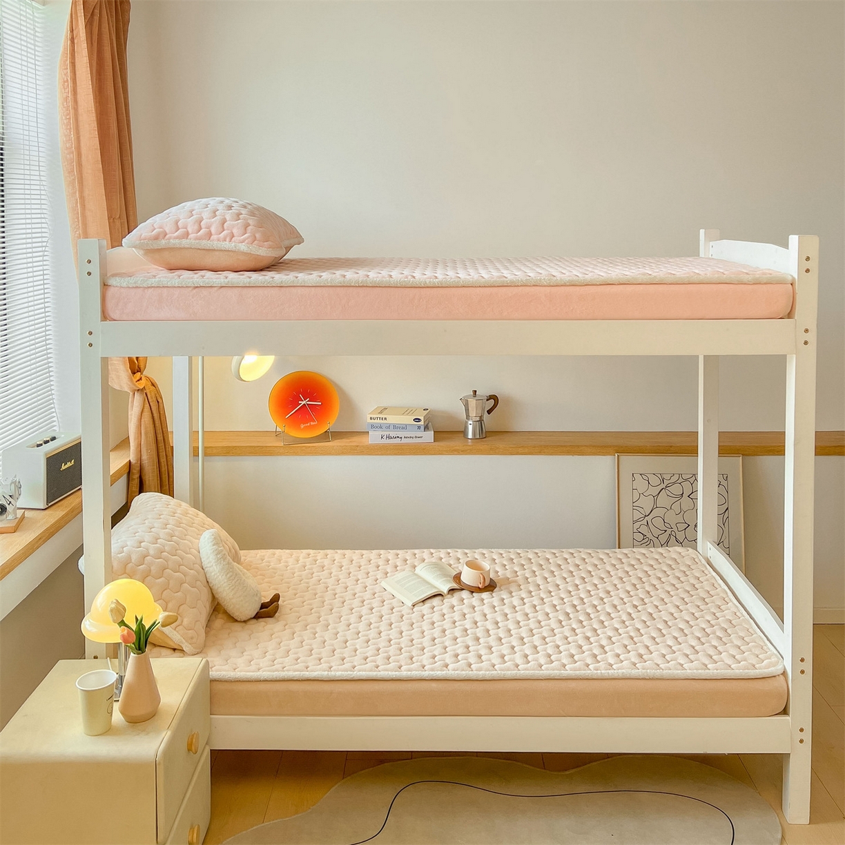 91家纺网 家纺一手货源 找家纺 雯豆 2025冬季新品牛奶绒夹棉床笠大学生床垫保护套纯色素色床罩牛奶绒夹棉床笠-山茶杏