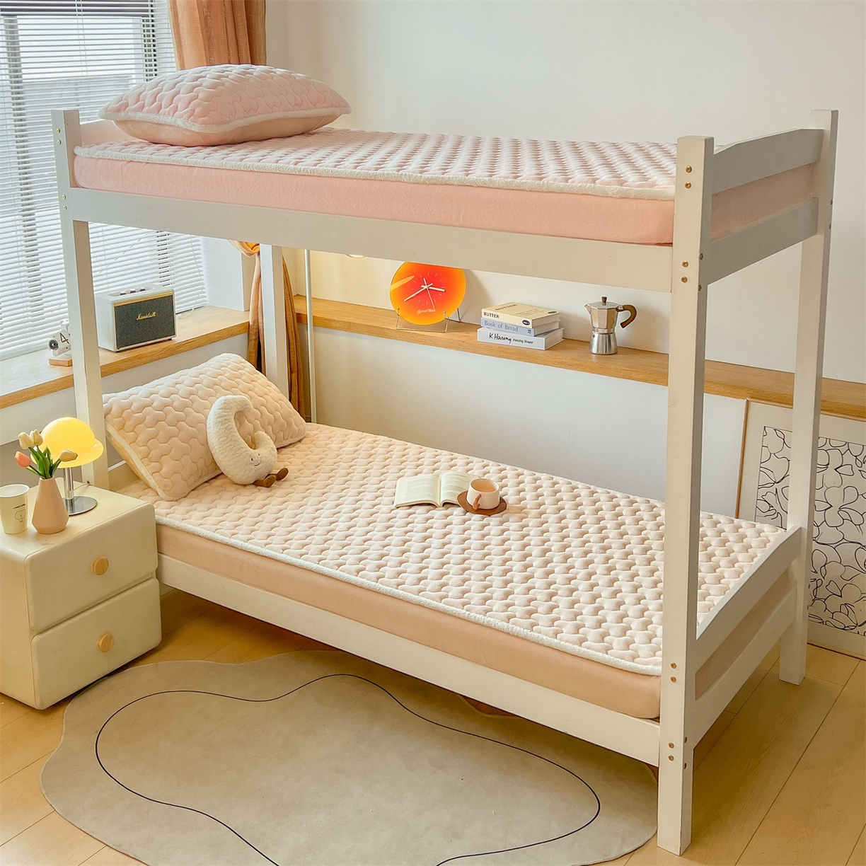 91家纺网 家纺一手货源 找家纺 雯豆 2025冬季新品牛奶绒夹棉床笠大学生床垫保护套纯色素色床罩牛奶绒夹棉床笠-山茶杏