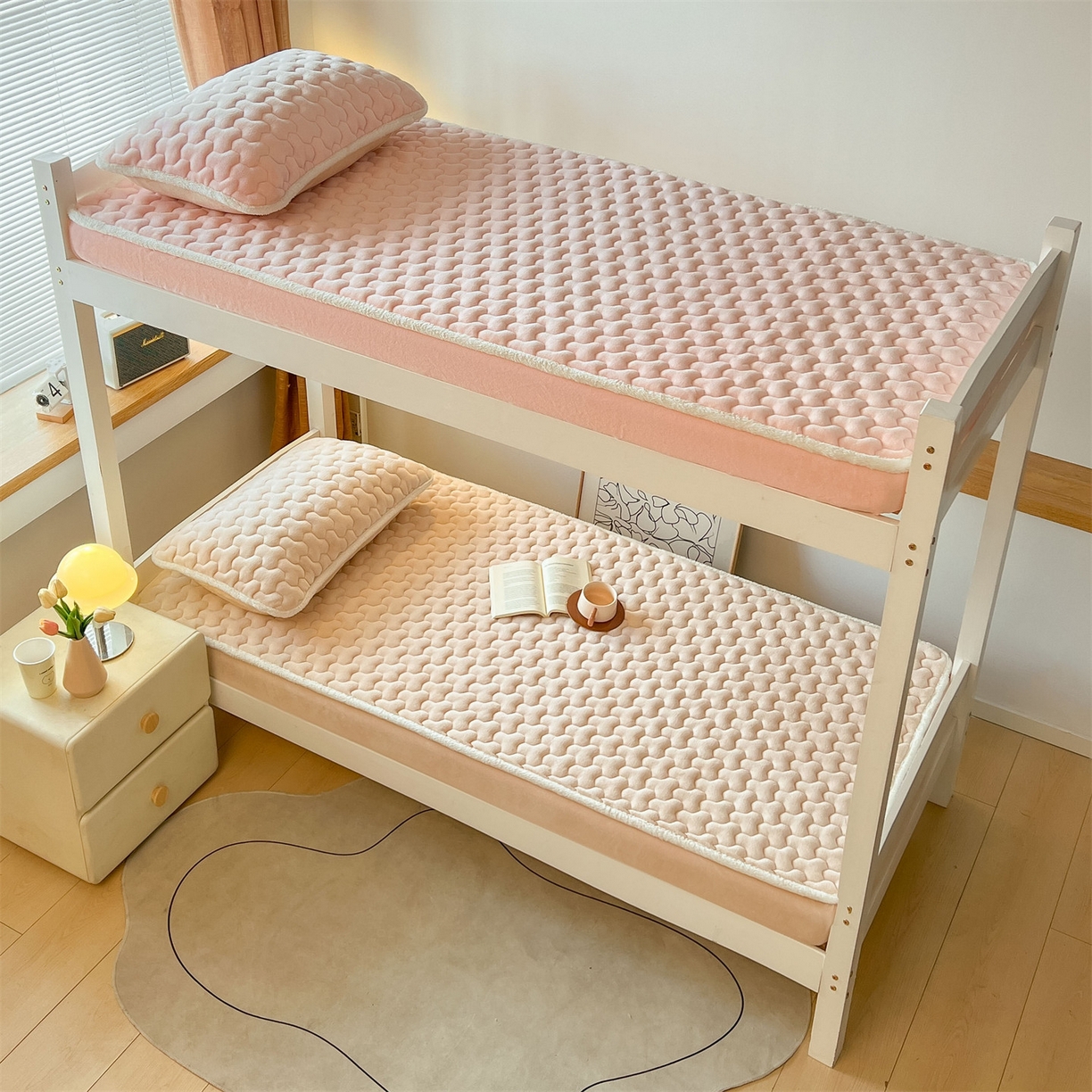 91家纺网 家纺一手货源 找家纺 雯豆 2025冬季新品牛奶绒夹棉床笠大学生床垫保护套纯色素色床罩牛奶绒夹棉床笠-山茶杏