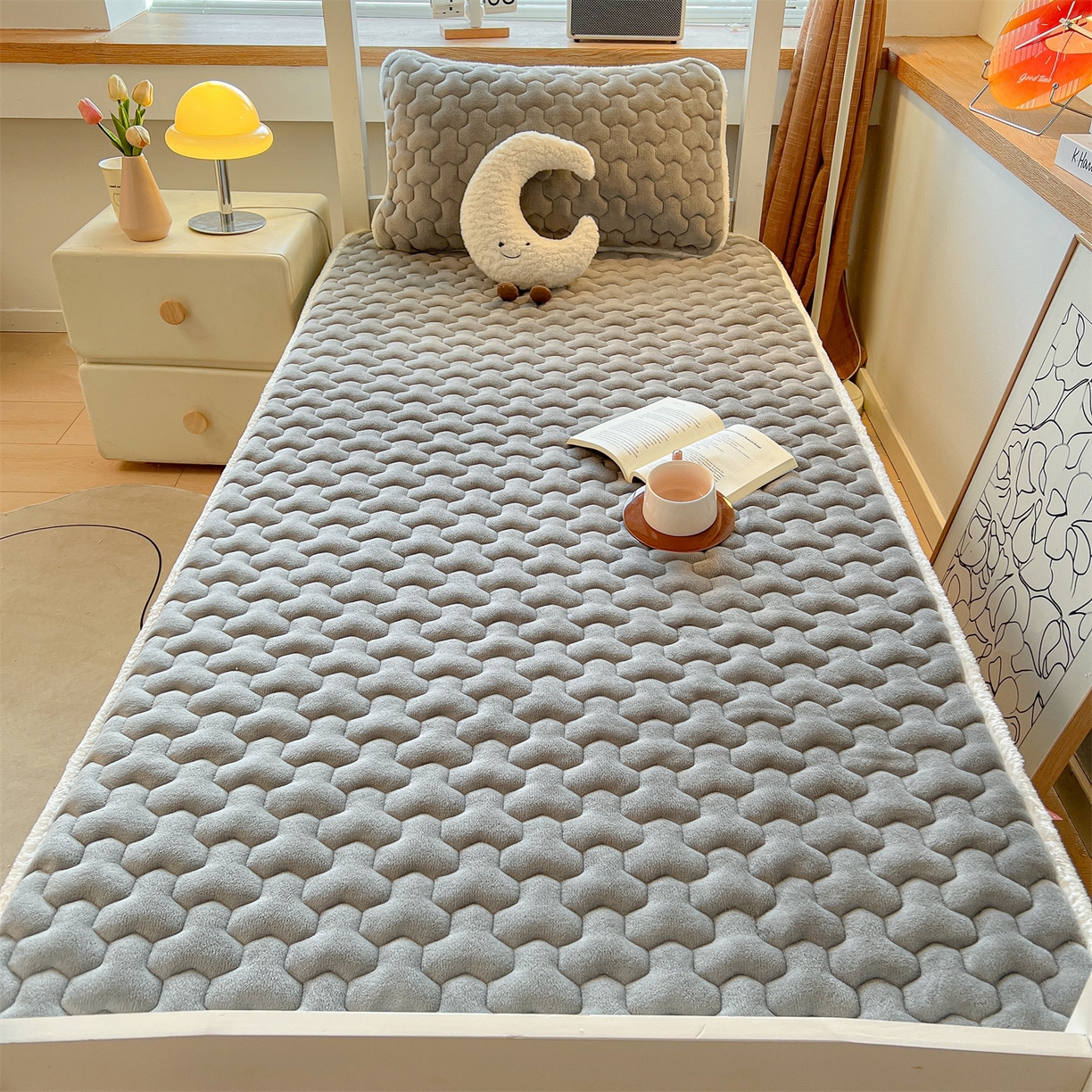 91家纺网 家纺一手货源 找家纺 雯豆 2025冬季新品牛奶绒夹棉床笠大学生床垫保护套纯色素色床罩牛奶绒夹棉床笠-深空灰