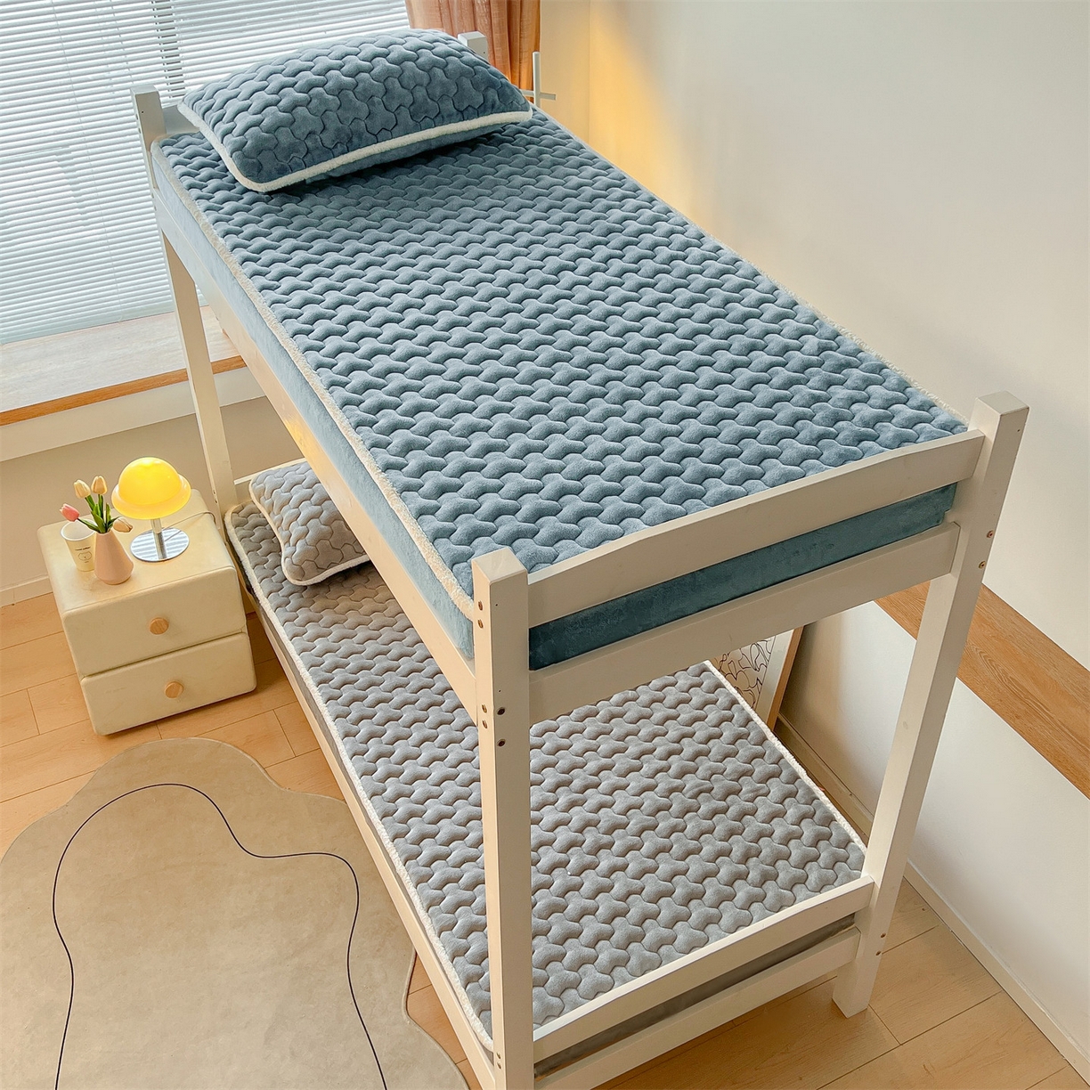 91家纺网 家纺一手货源 找家纺 雯豆 2025冬季新品牛奶绒夹棉床笠大学生床垫保护套纯色素色床罩牛奶绒夹棉床笠-深空灰