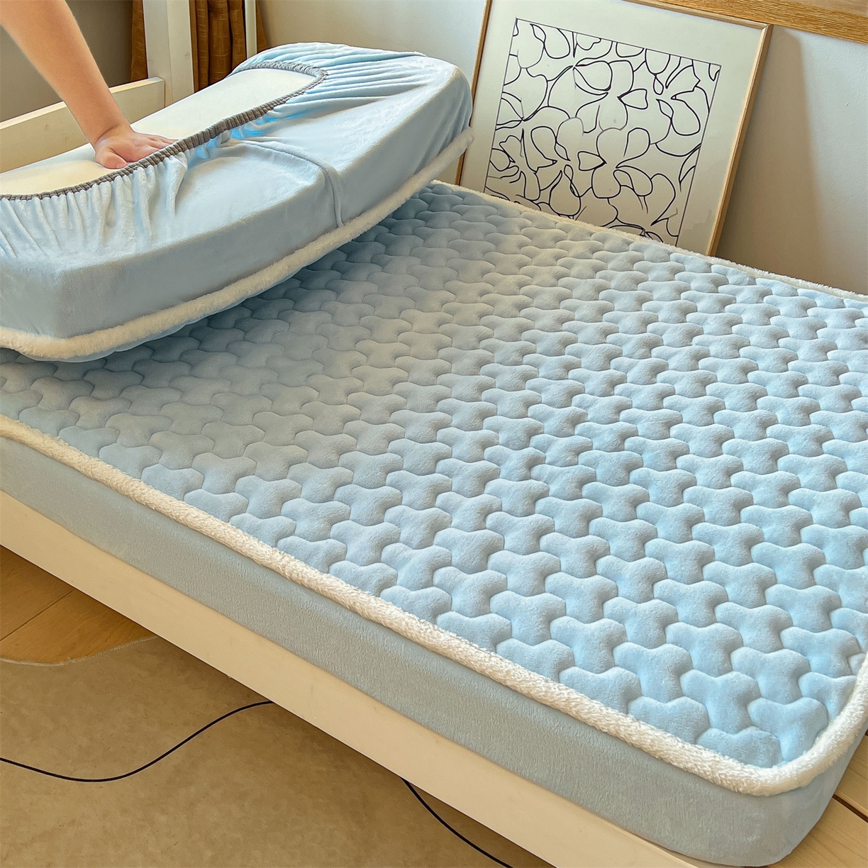 91家纺网 家纺一手货源 找家纺 雯豆 2025冬季新品牛奶绒夹棉床笠大学生床垫保护套纯色素色床罩牛奶绒夹棉床笠-天蓝