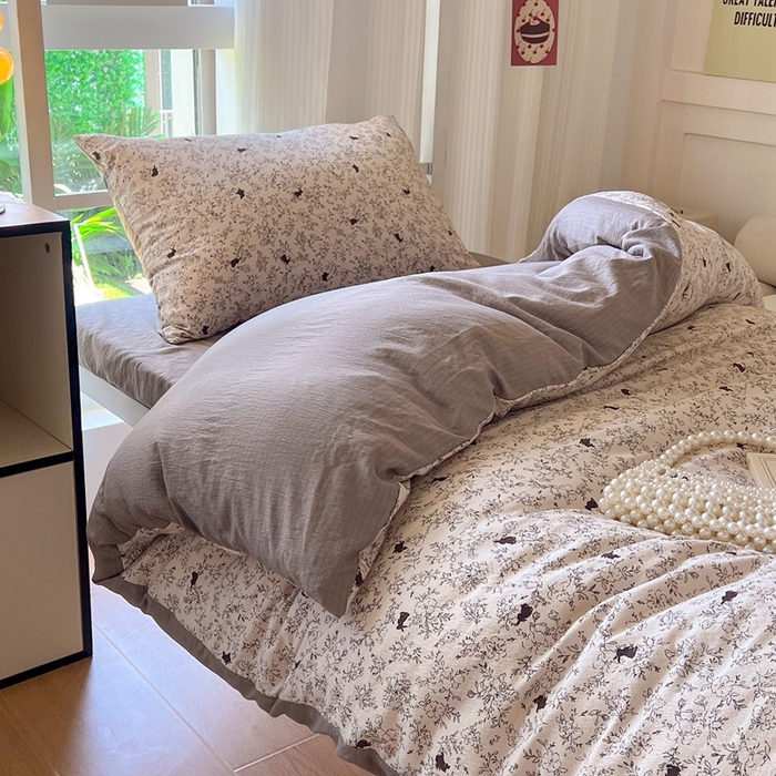 91家纺网 家纺一手货源 找家纺 玉海棠家纺 2025新款云感双层纱提花学生宿舍三件套上下铺三件套 兔与晚风