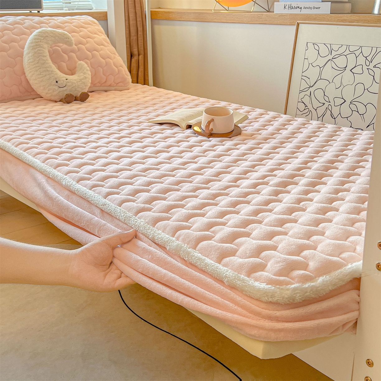 91家纺网 家纺一手货源 找家纺 雯豆 2025冬季新品牛奶绒夹棉床笠大学生床垫保护套纯色素色床罩牛奶绒夹棉床笠-玉颜粉