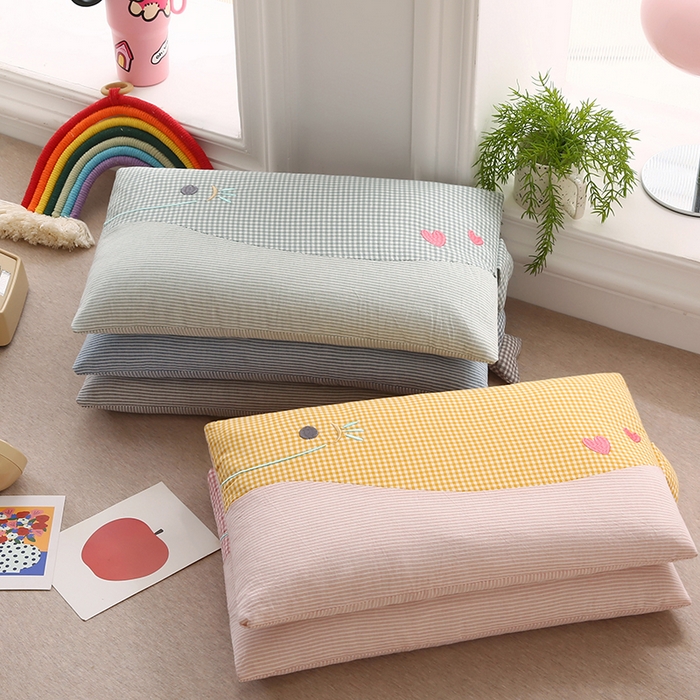 91家纺网 家纺一手货源 找家纺 （总）蔻眠 小鲸鱼全棉贴布绣儿童荞麦枕芯学生枕头