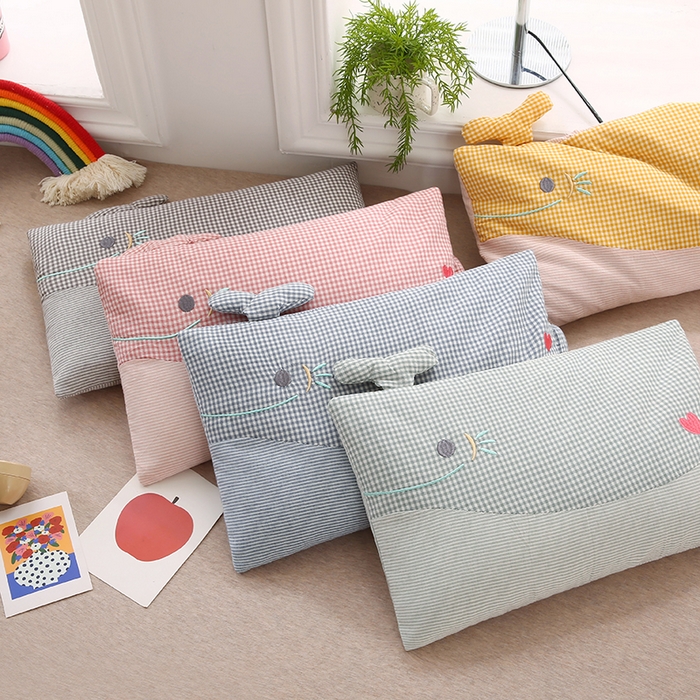 91家纺网 家纺一手货源 找家纺 （总）蔻眠 小鲸鱼全棉贴布绣儿童荞麦枕芯学生枕头